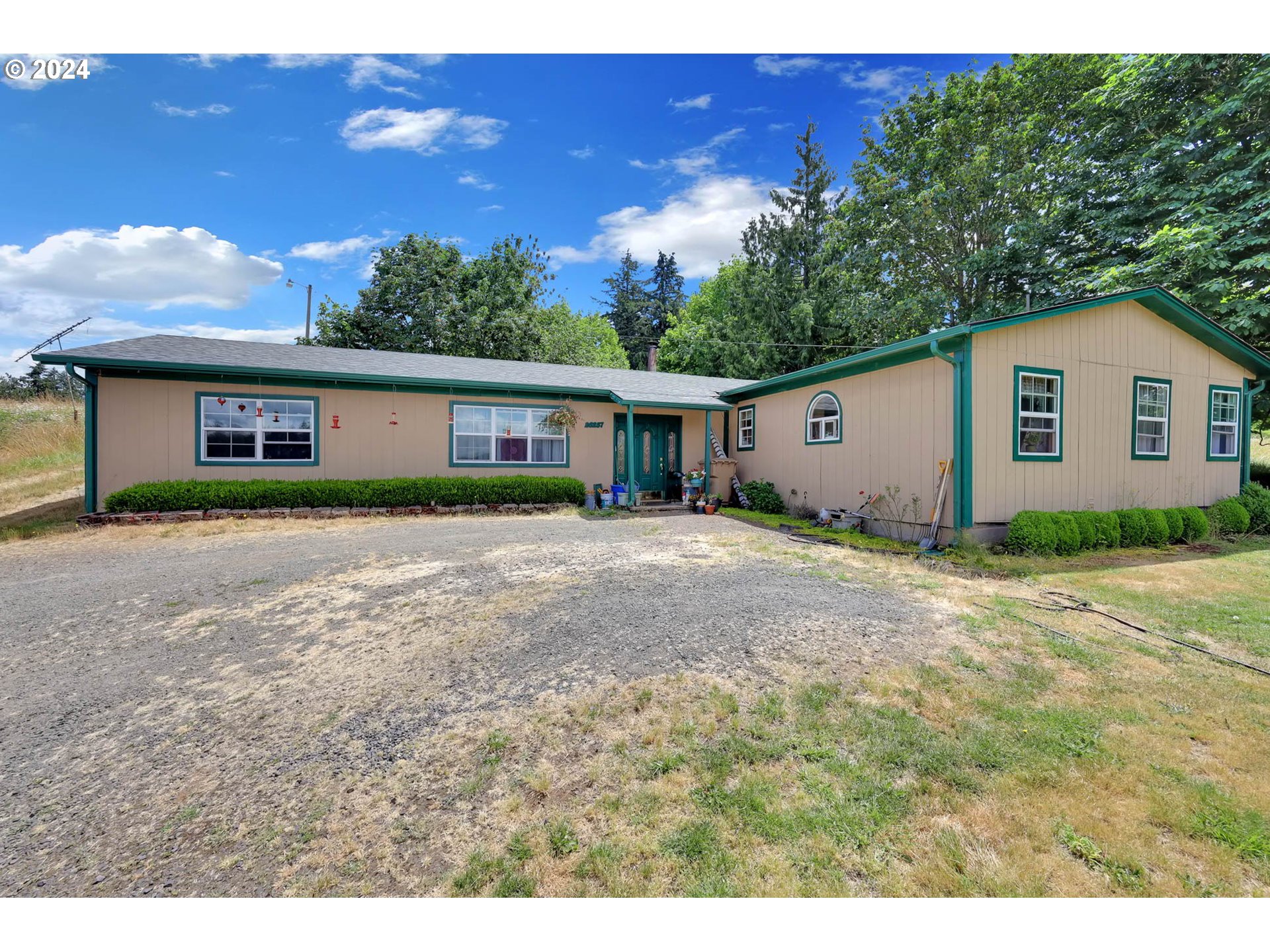 26257 Old Holley Rd Property Photo 1