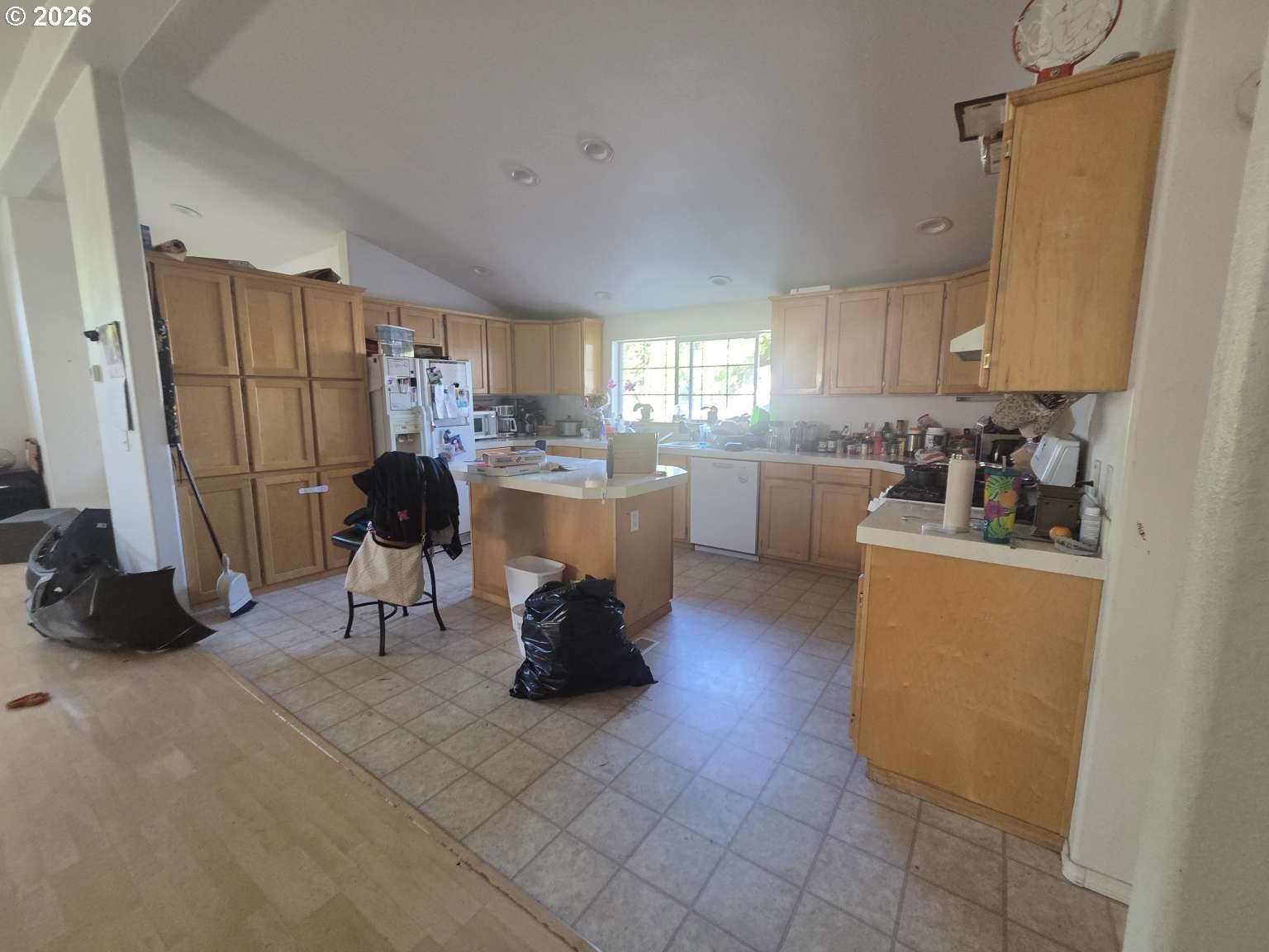 239 W K St Property Photo 21