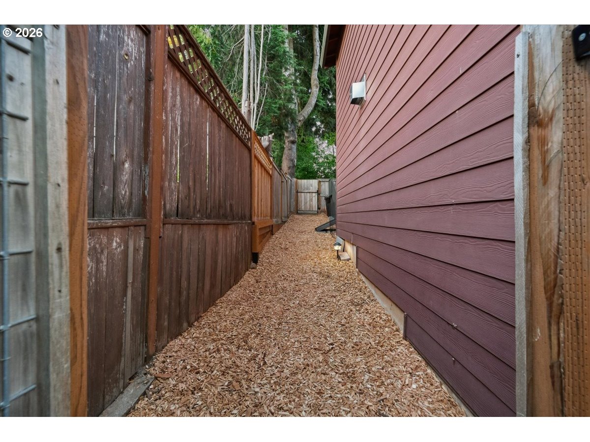 2478 Sunset Ave Property Photo 40