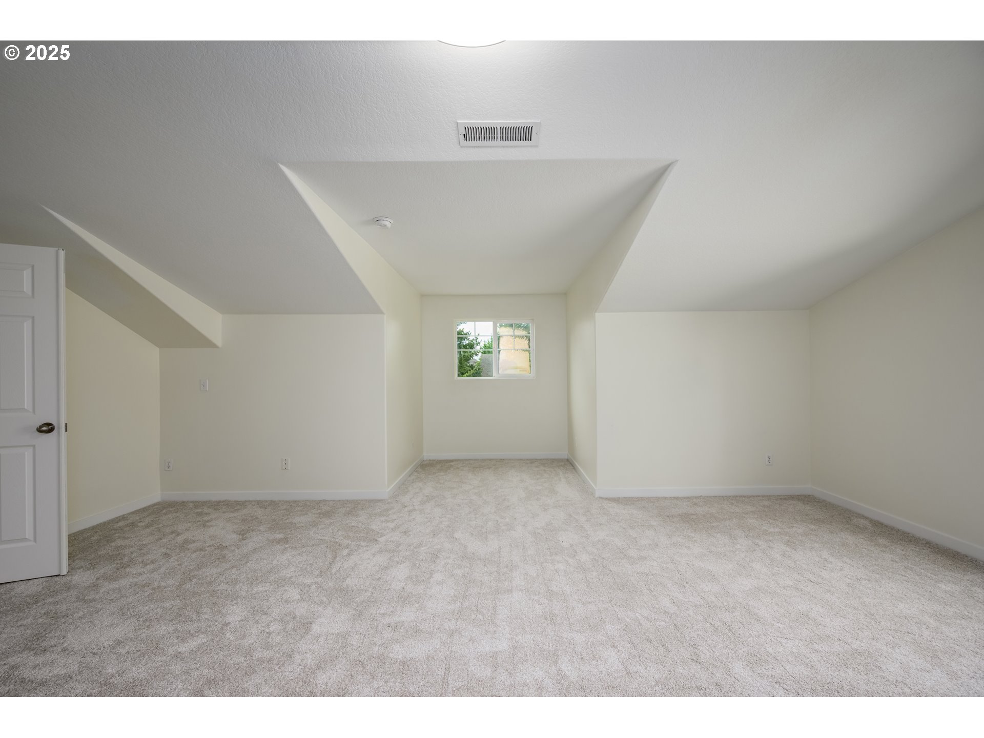 1145 Ludgate Dr Property Photo 6