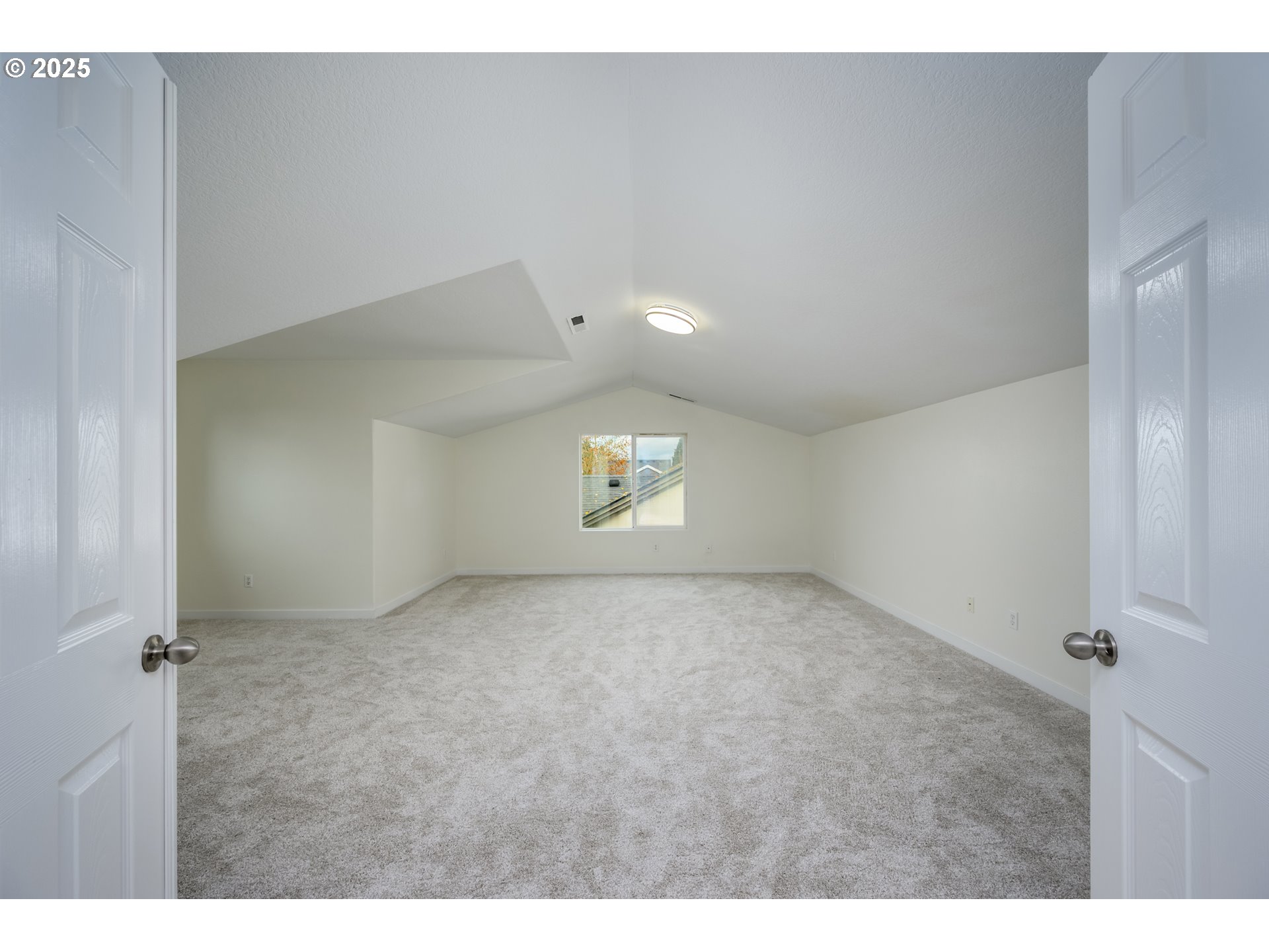 1145 Ludgate Dr Property Photo 8