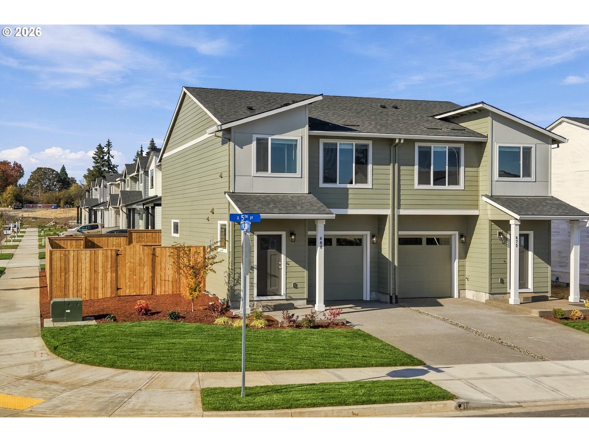 688 5th Property Photo 2