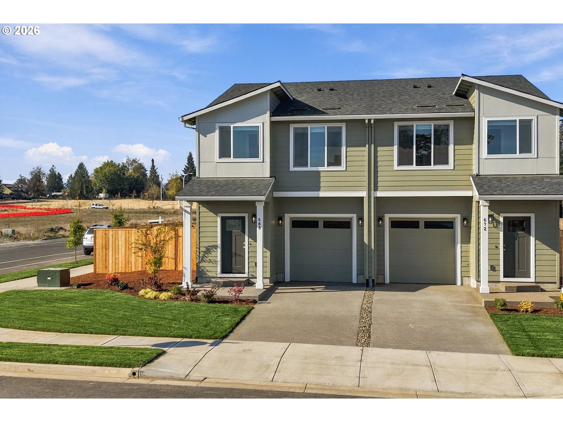 688 5th Property Photo 3