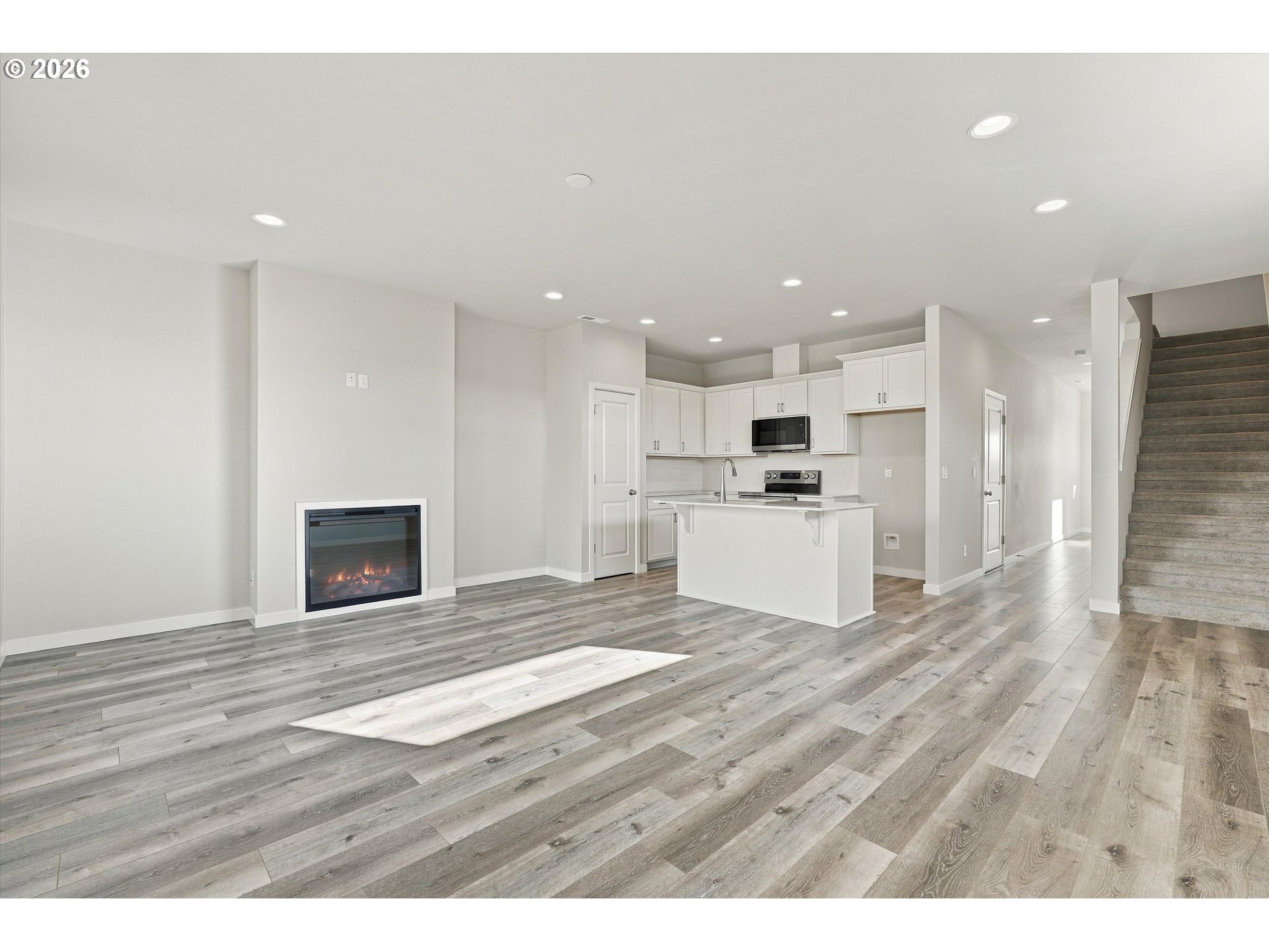 688 5th Property Photo 14