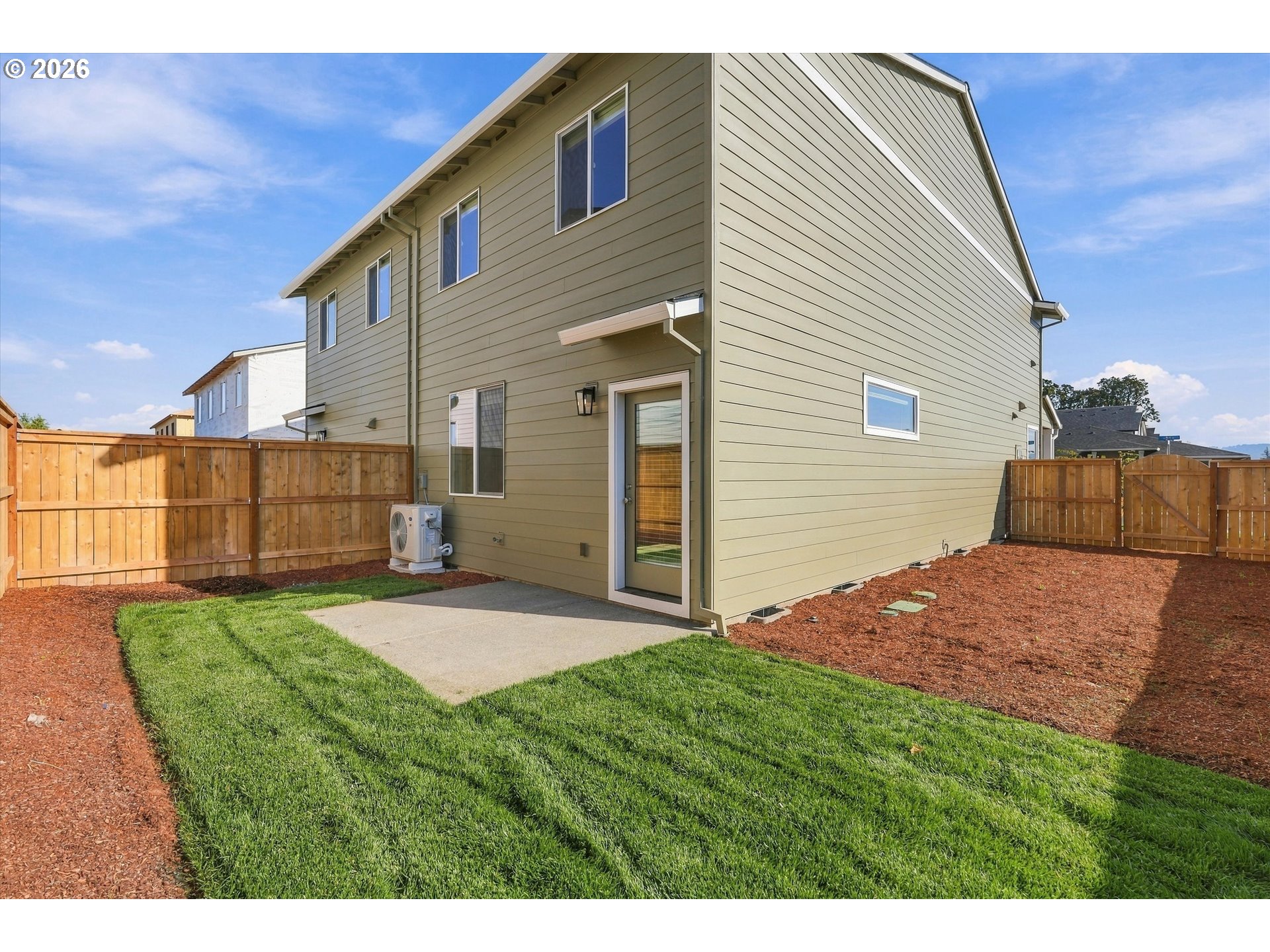 688 5th Property Photo 32