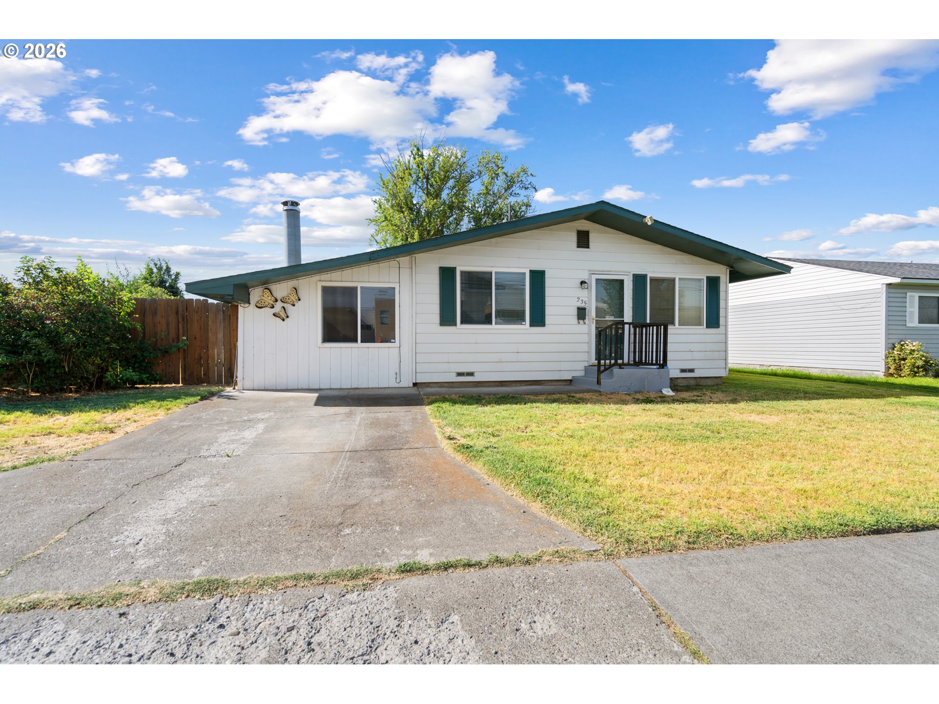 235 W HIGHLAND AVE Property Photo 1