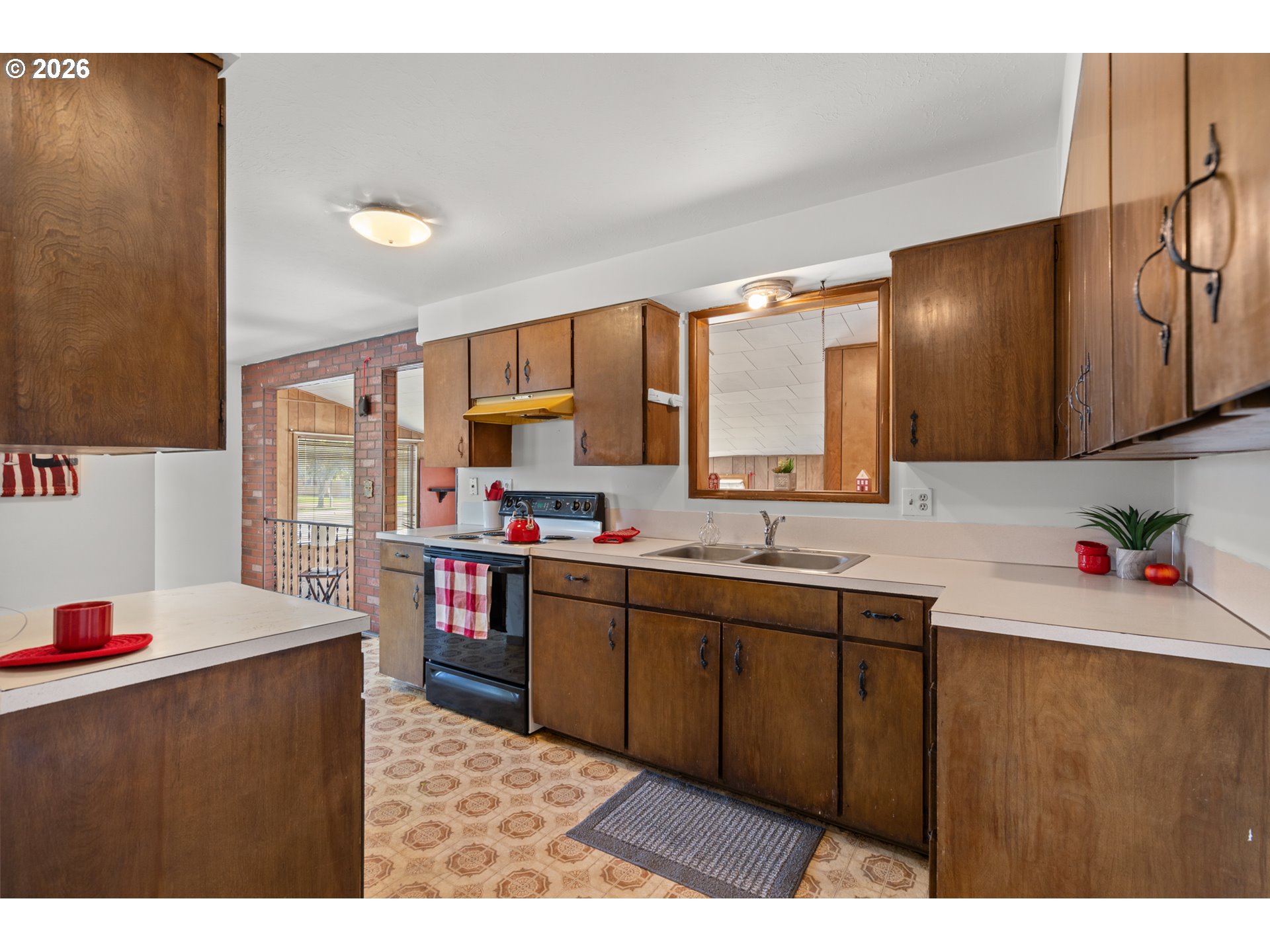 235 W Highland Ave Property Photo 8