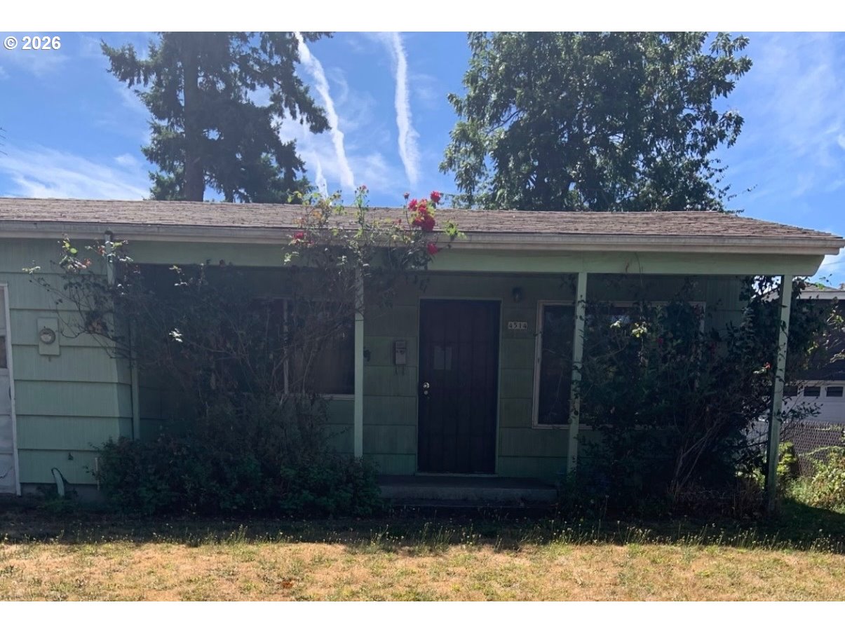 4514 SE GLADSTONE ST Property Photo 1