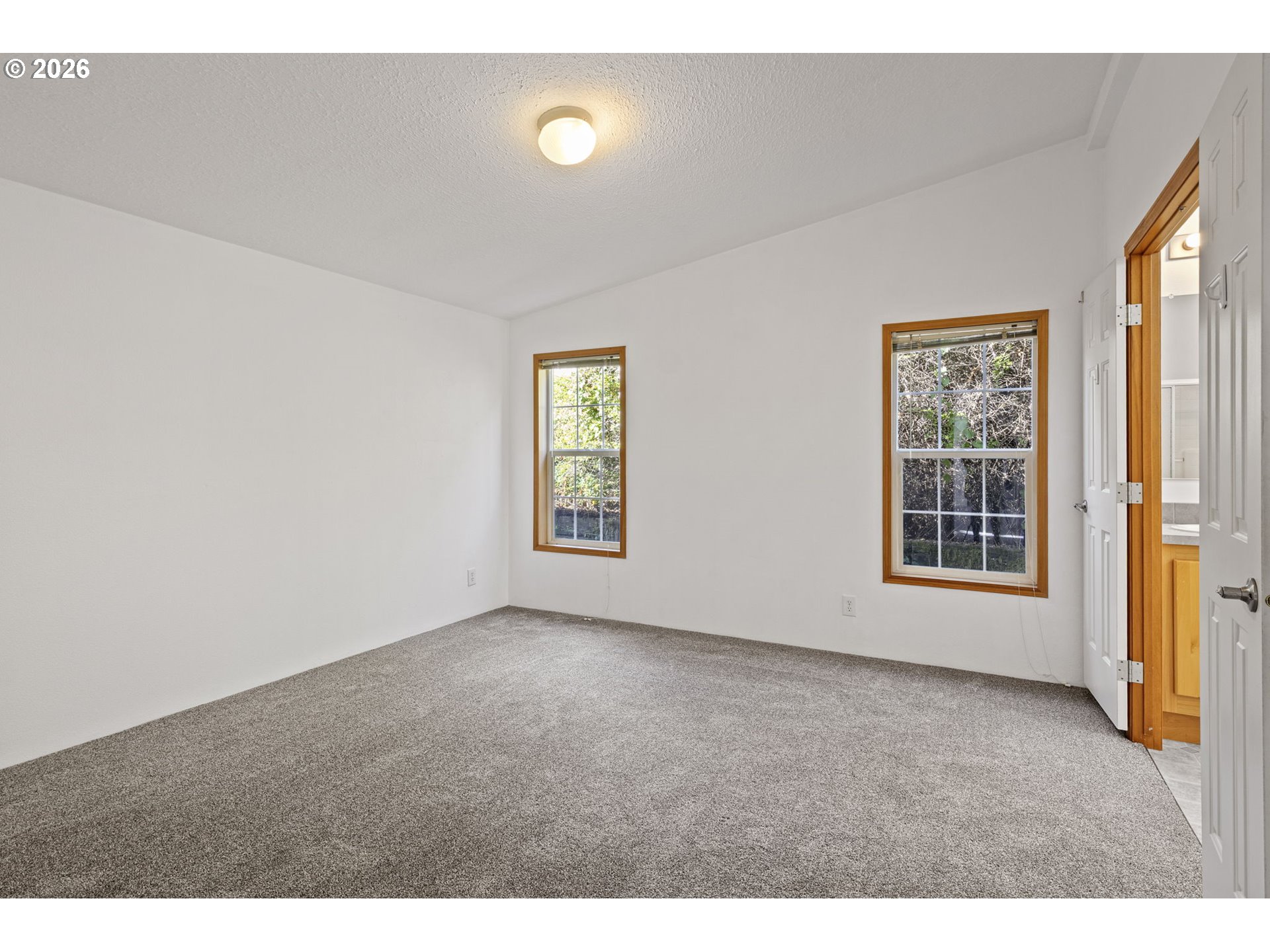 475 3rd St Property Photo 14