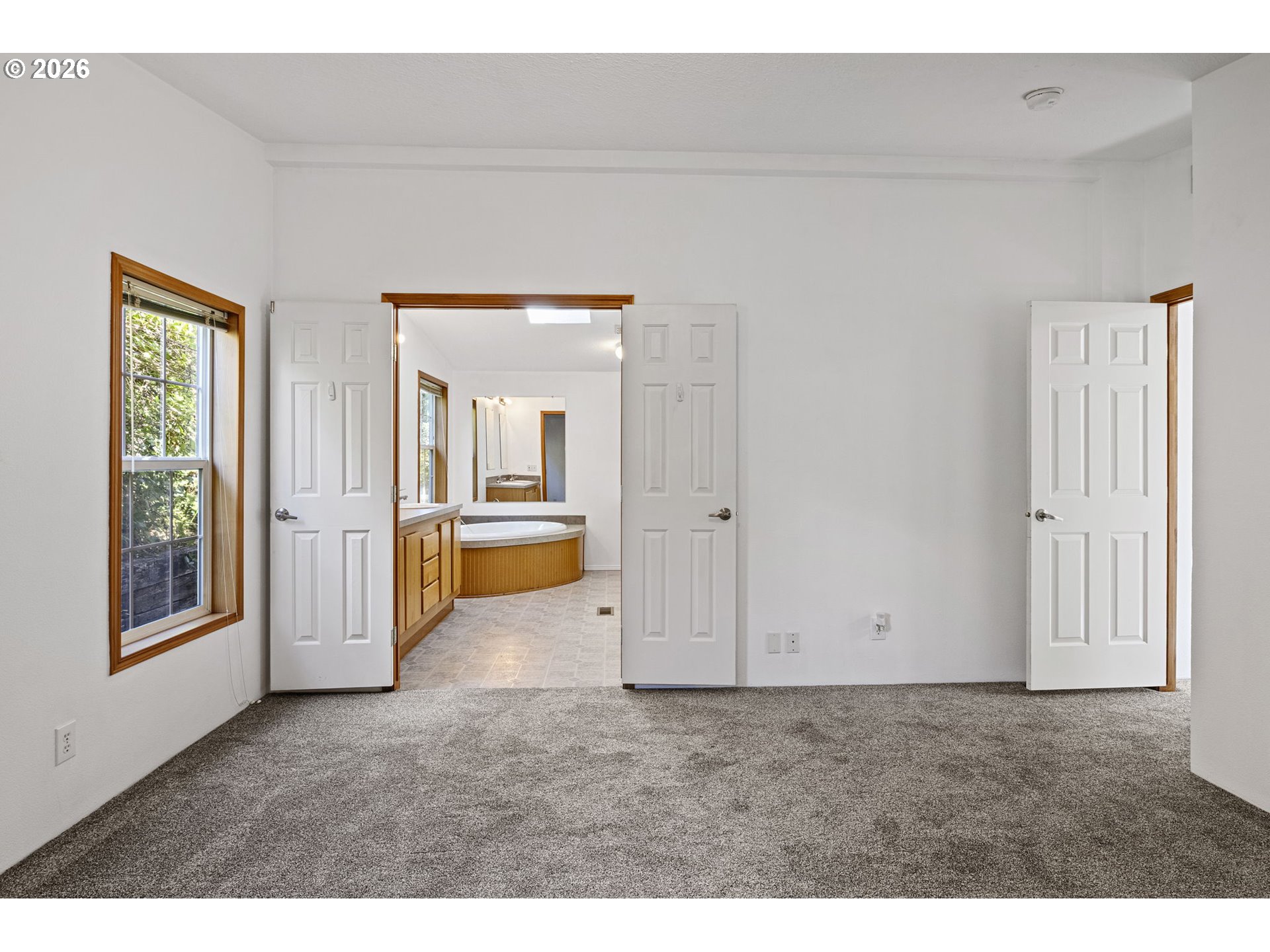 475 3rd St Property Photo 16