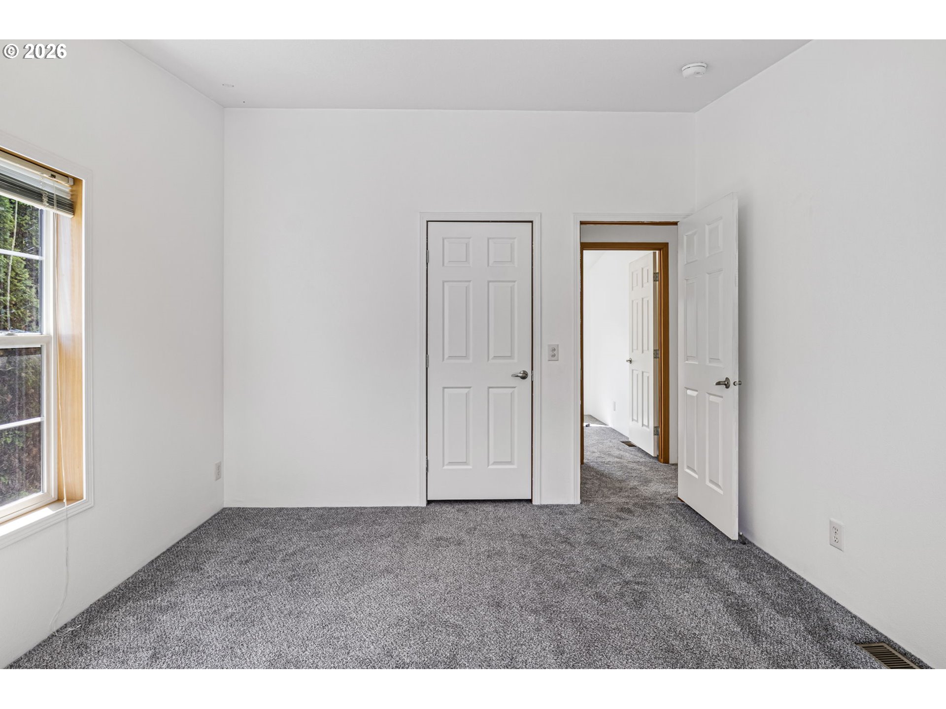 475 3rd St Property Photo 25