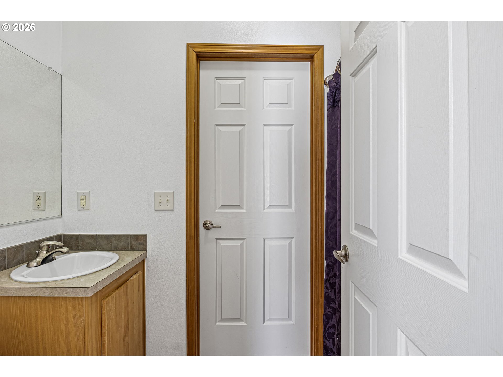 475 3rd St Property Photo 26