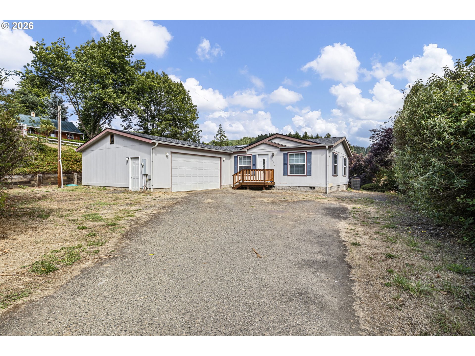 475 3rd St Property Photo 34