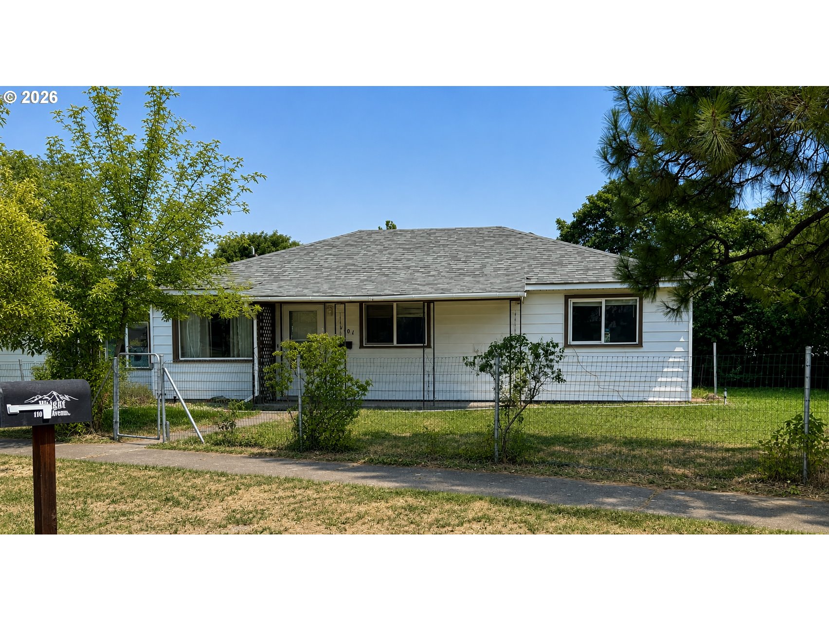 1101 F AVE Property Photo 1