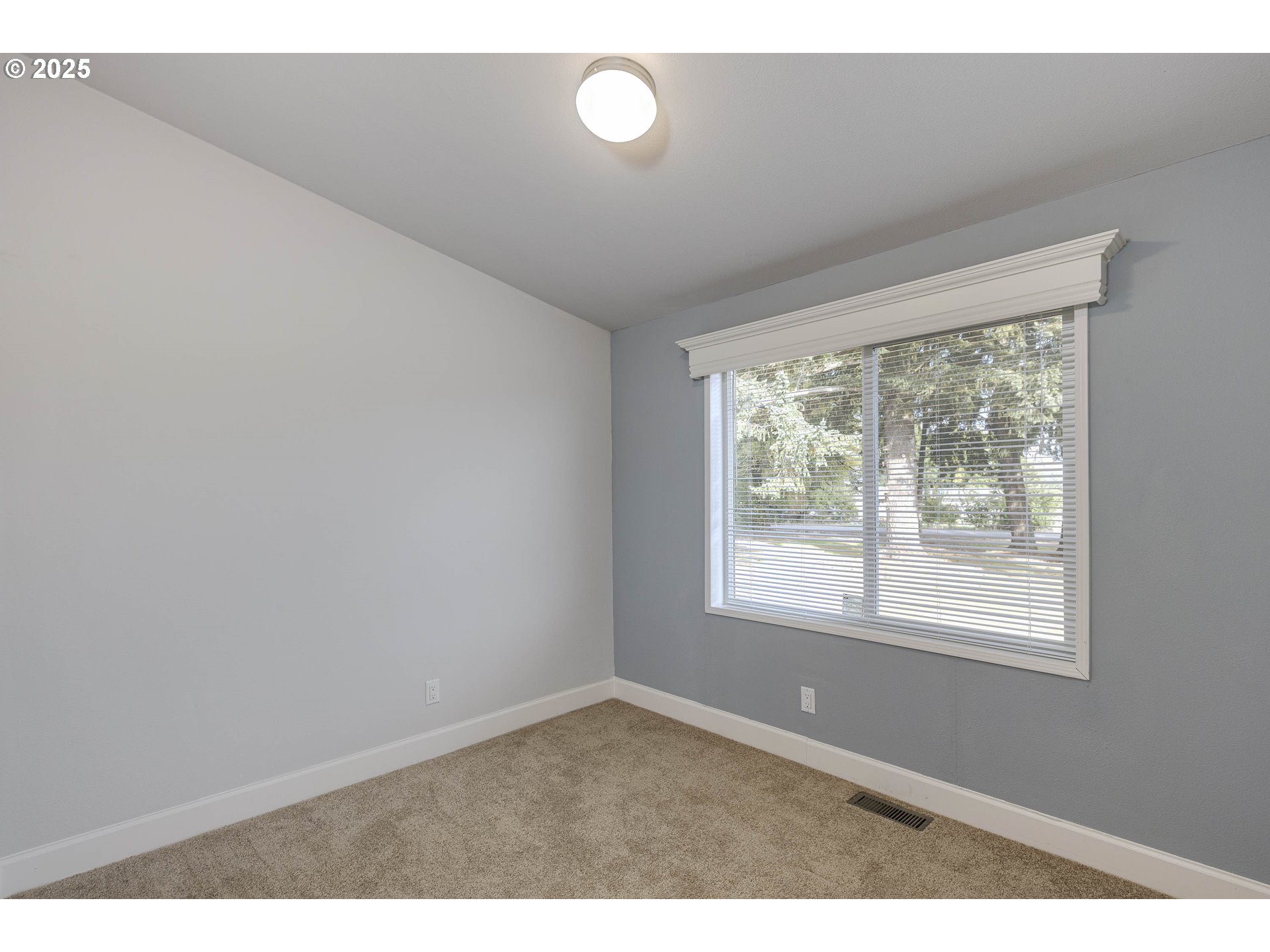 25110 Sw Red Prairie Rd Property Photo 11