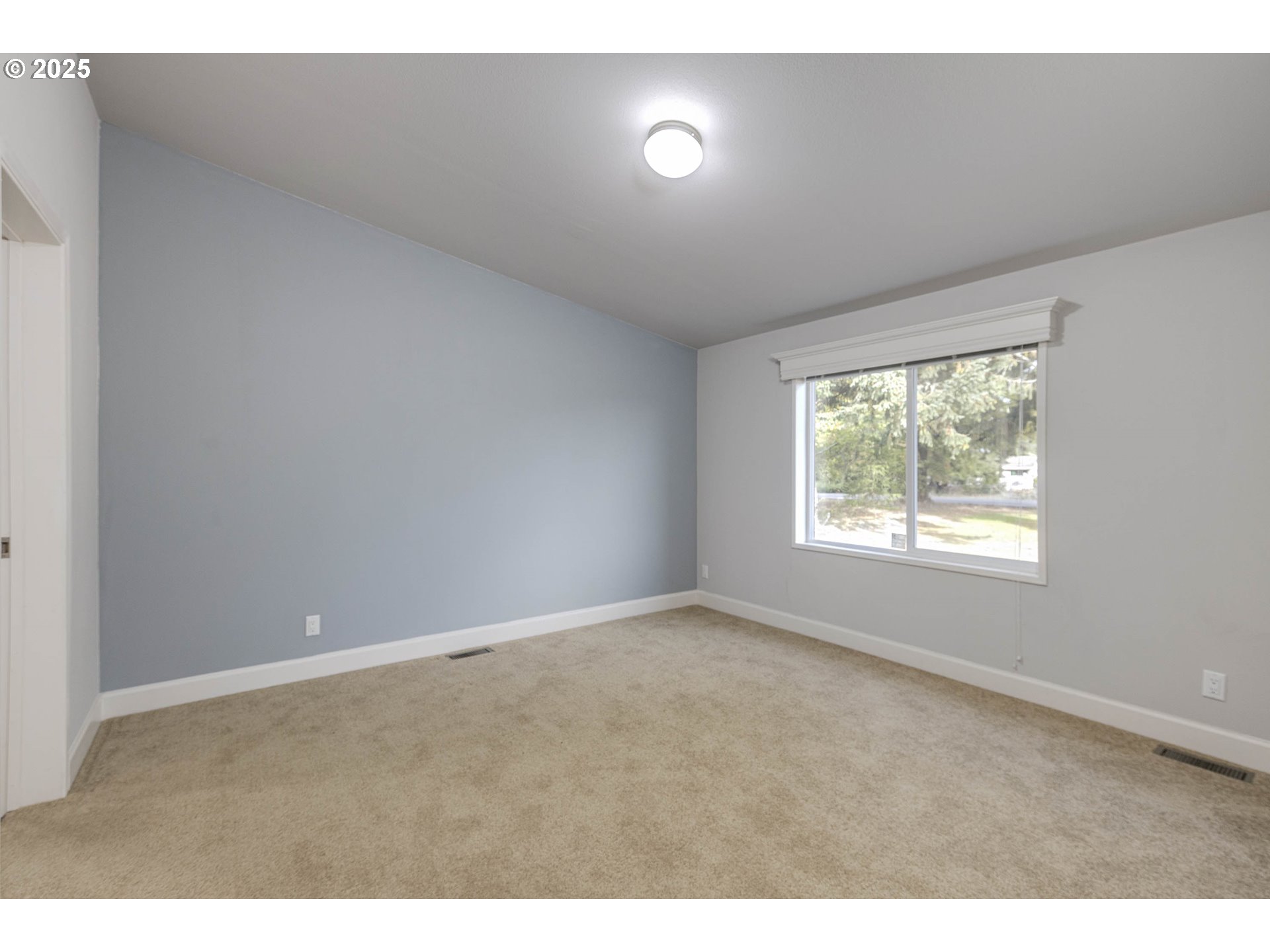25110 Sw Red Prairie Rd Property Photo 12
