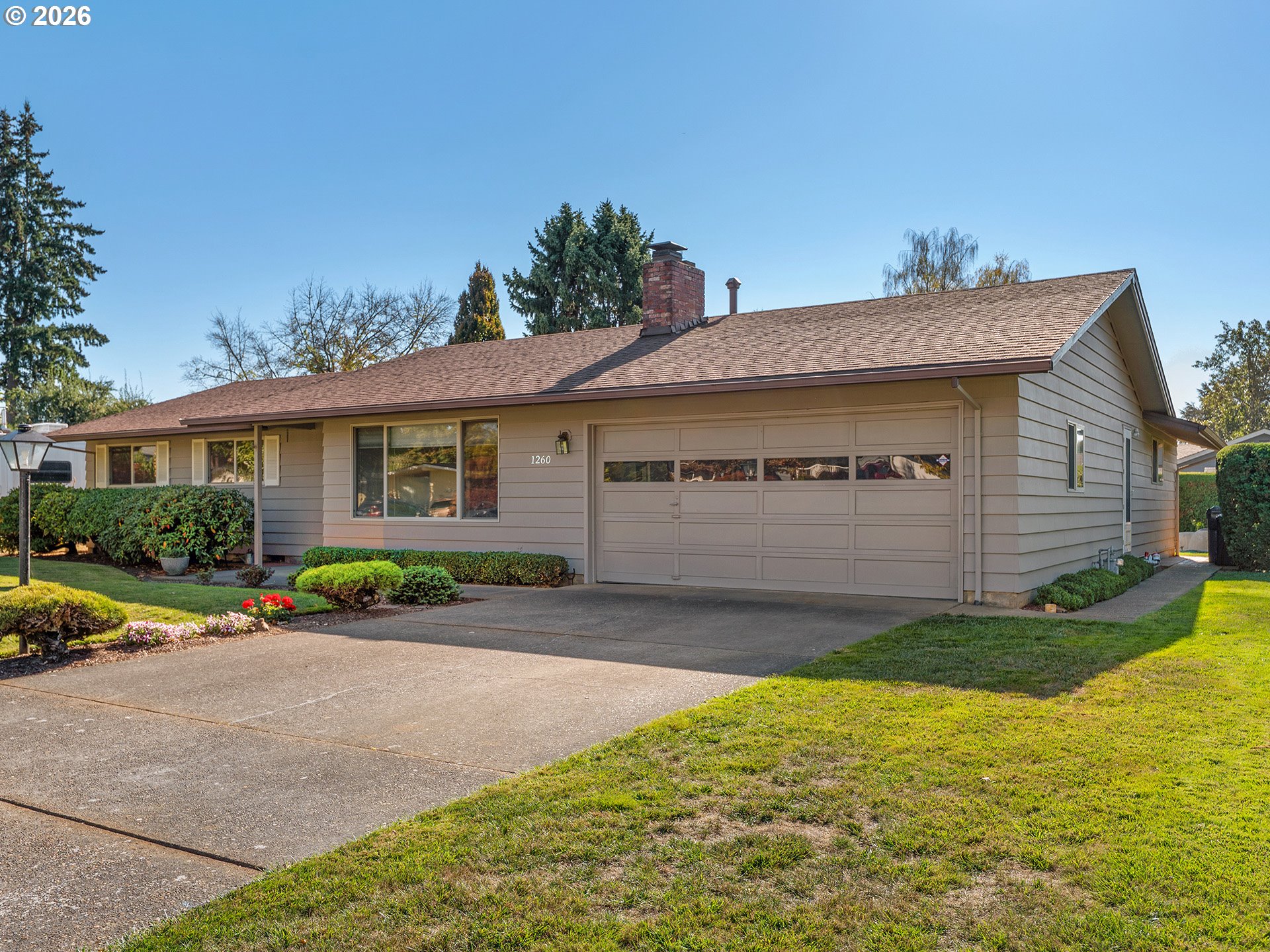 1260 Ne Oleander Ln Property Photo 3