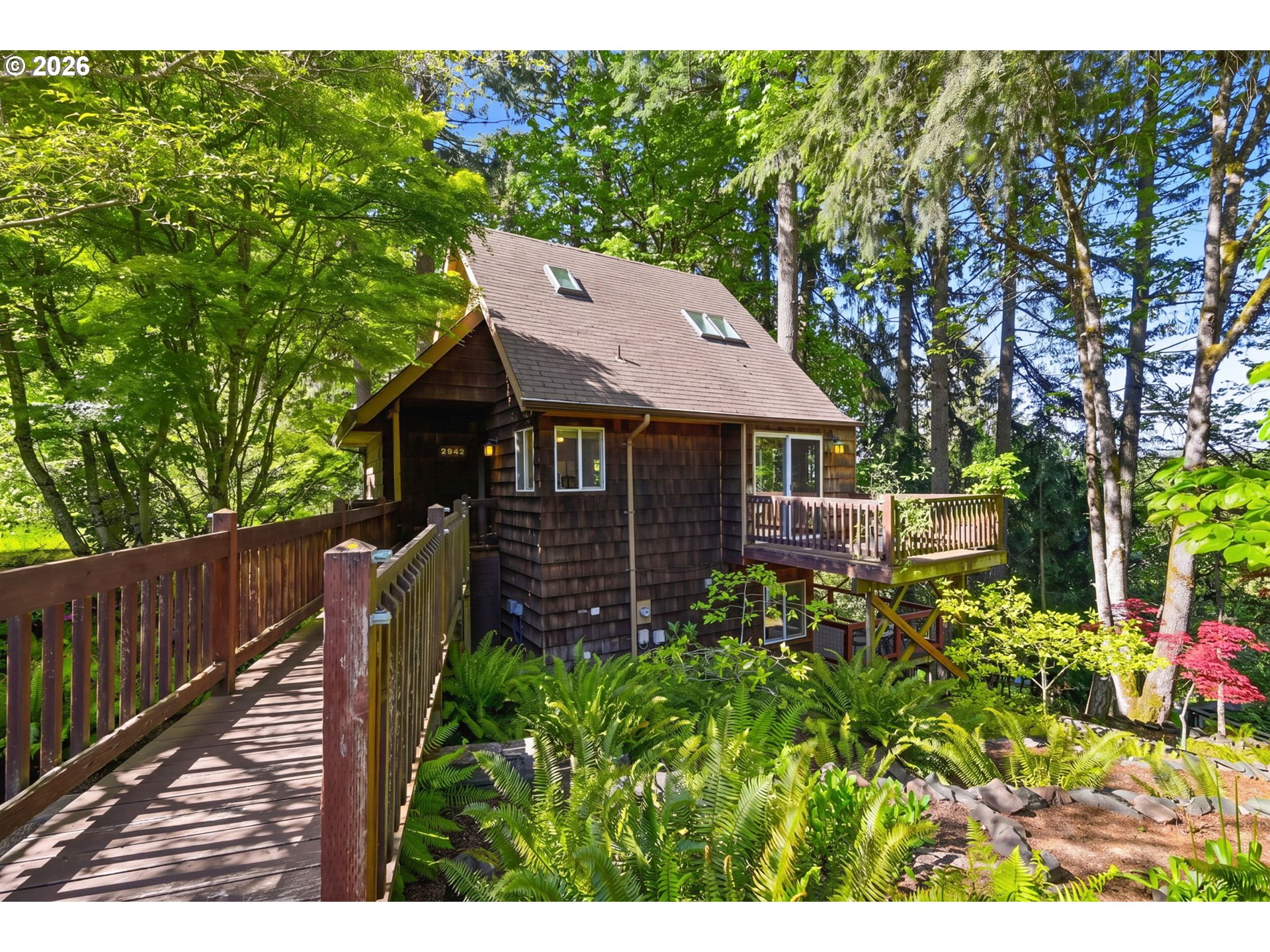 2942 Riverview St Property Photo 5