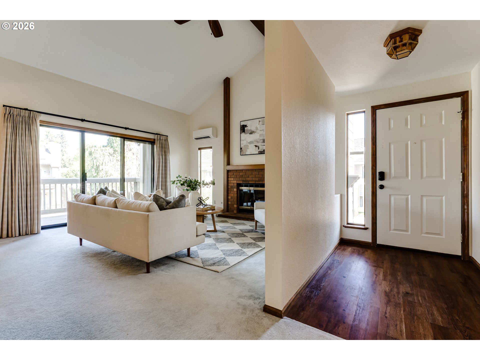 2185 Lake Isle Ct Property Photo 3