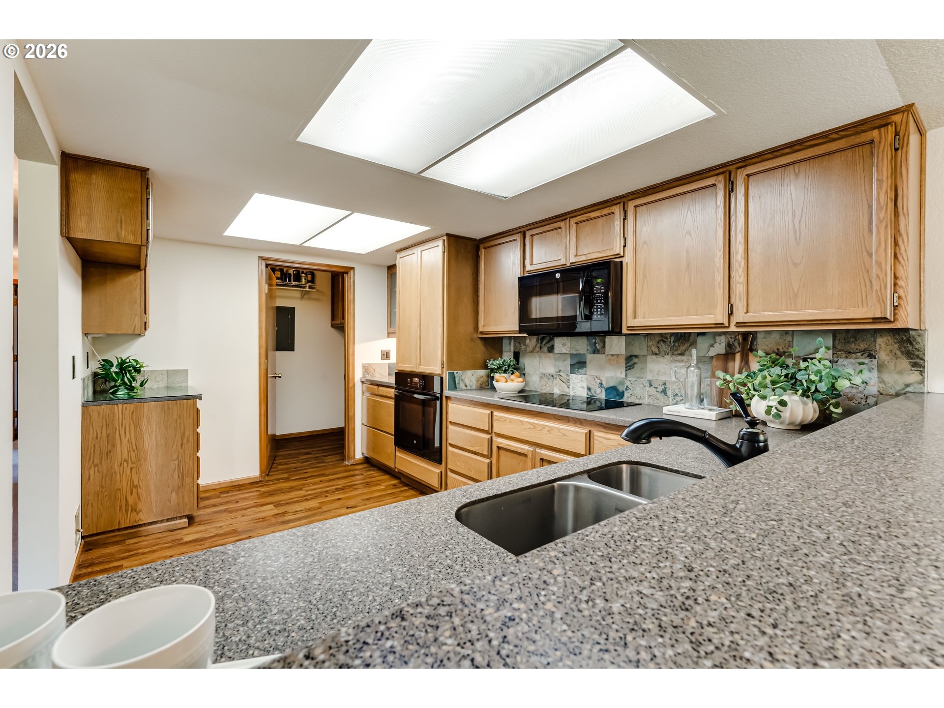 2185 Lake Isle Ct Property Photo 14