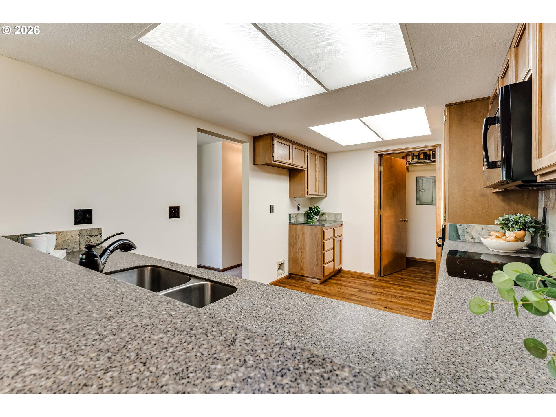 2185 Lake Isle Ct Property Photo 16