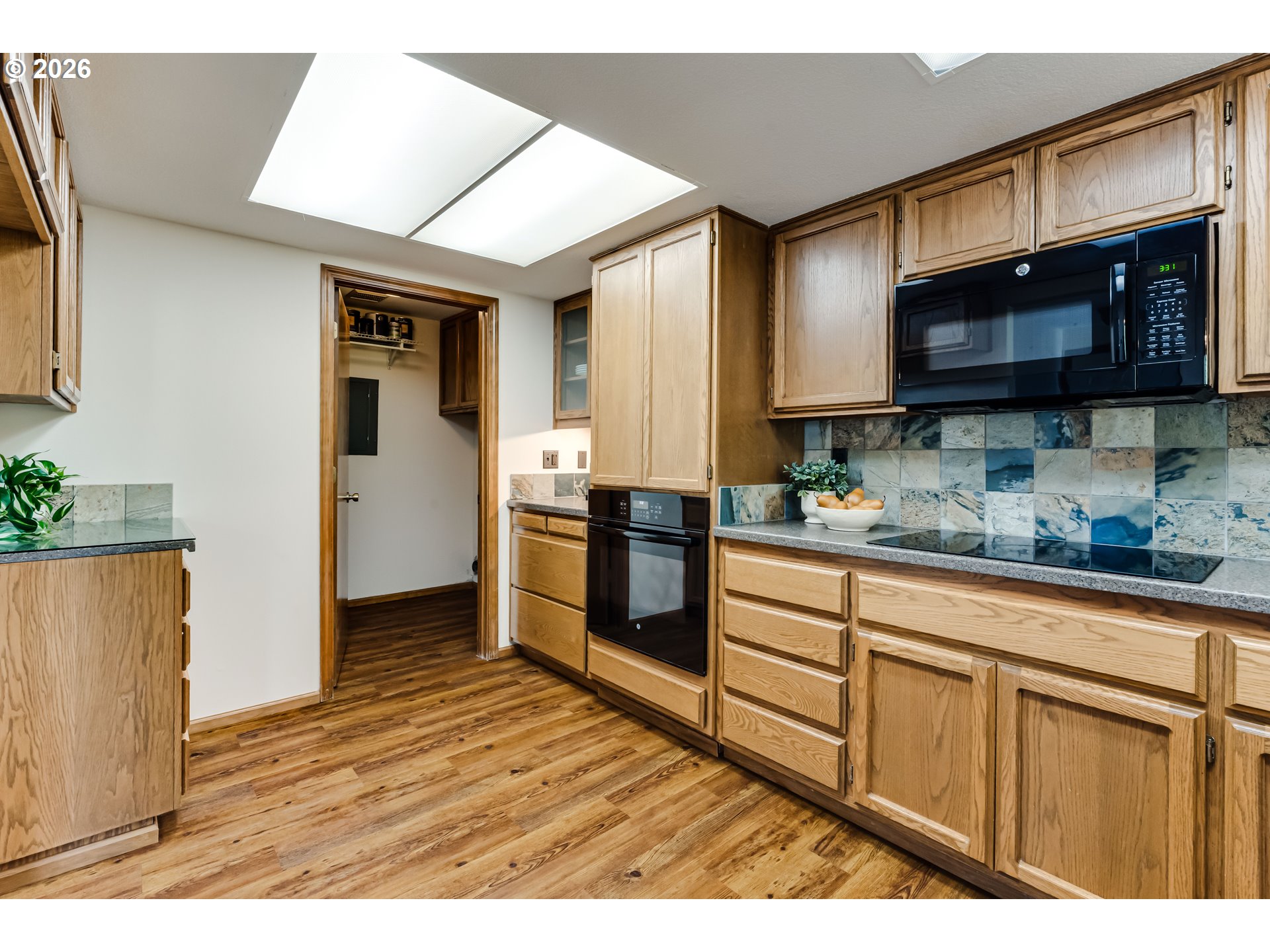2185 Lake Isle Ct Property Photo 18