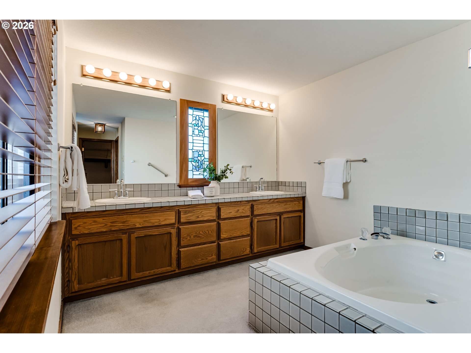 2185 Lake Isle Ct Property Photo 24