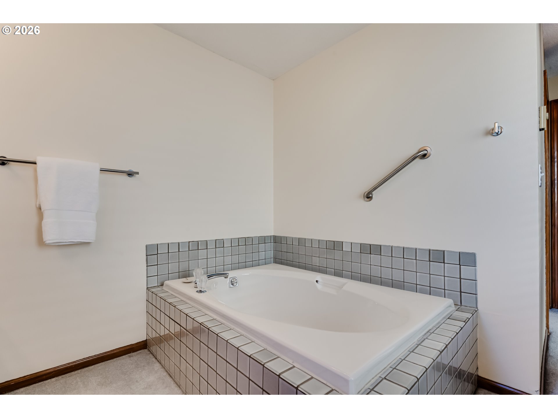 2185 Lake Isle Ct Property Photo 27