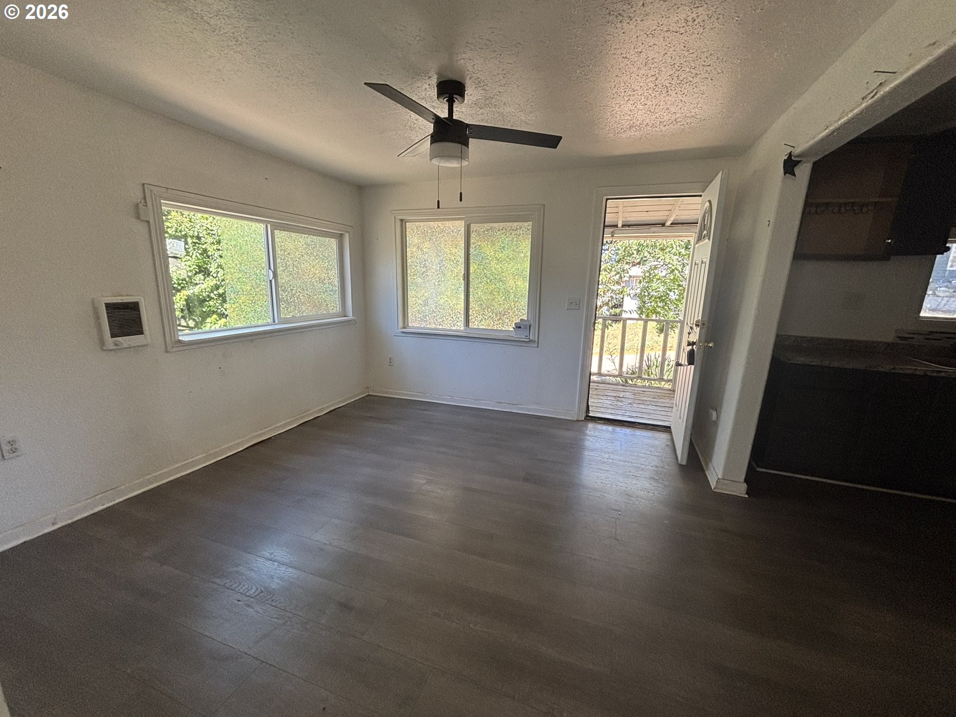 629 Charles St Property Photo 3