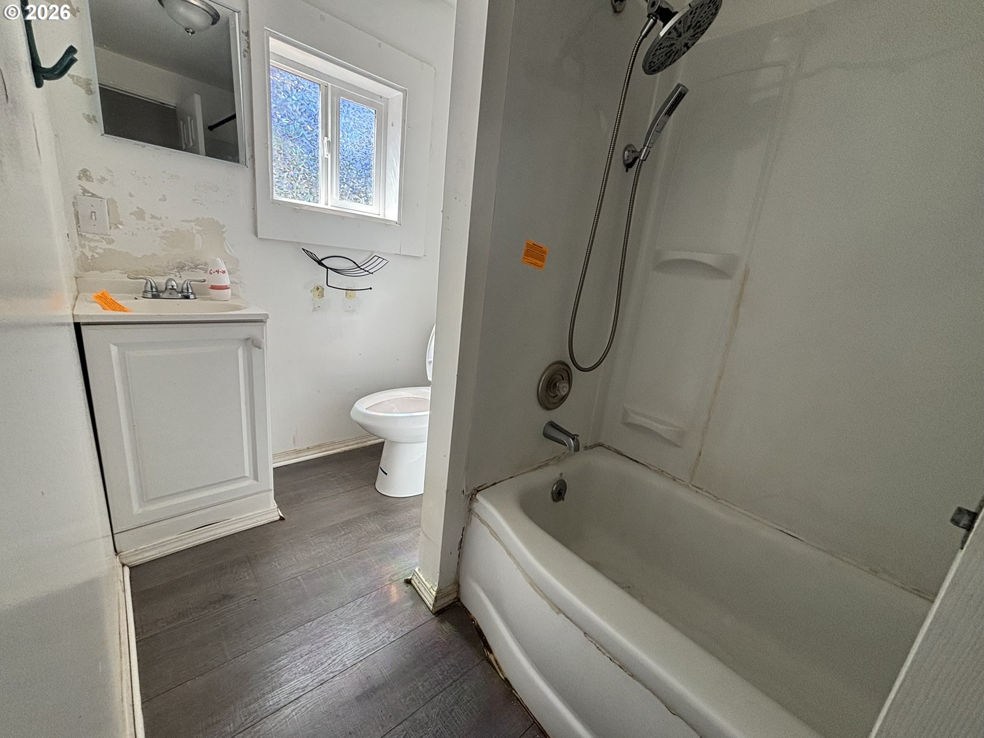 629 Charles St Property Photo 5