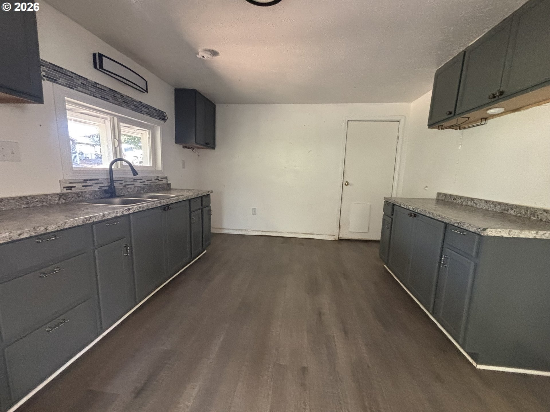 629 Charles St Property Photo 10