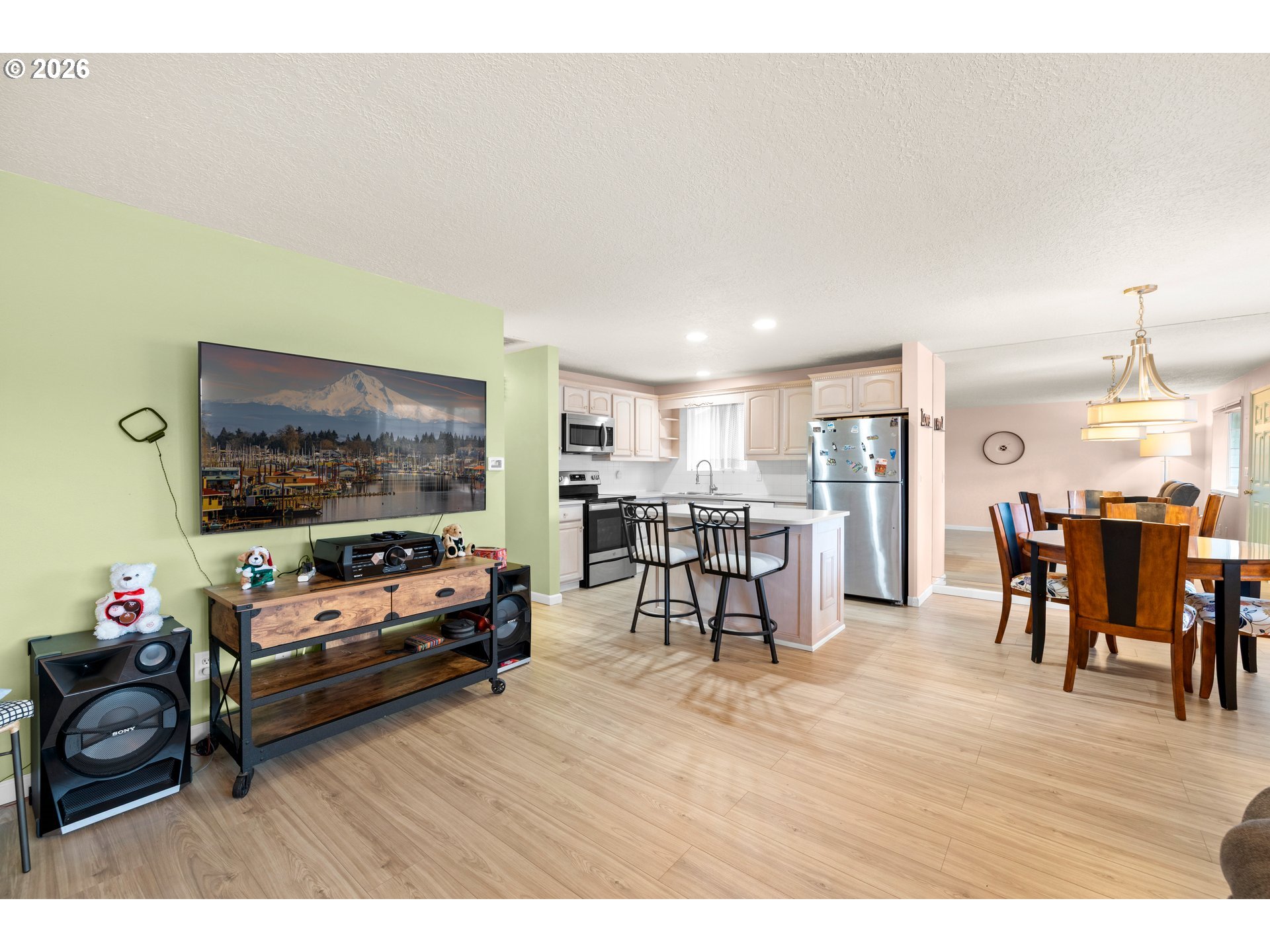 2267 Oregon Ct Property Photo 6