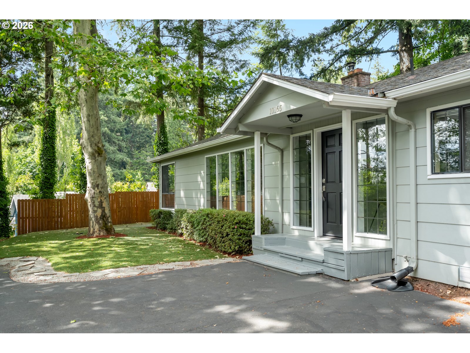 10165 Sw Walker Rd Property Photo 1