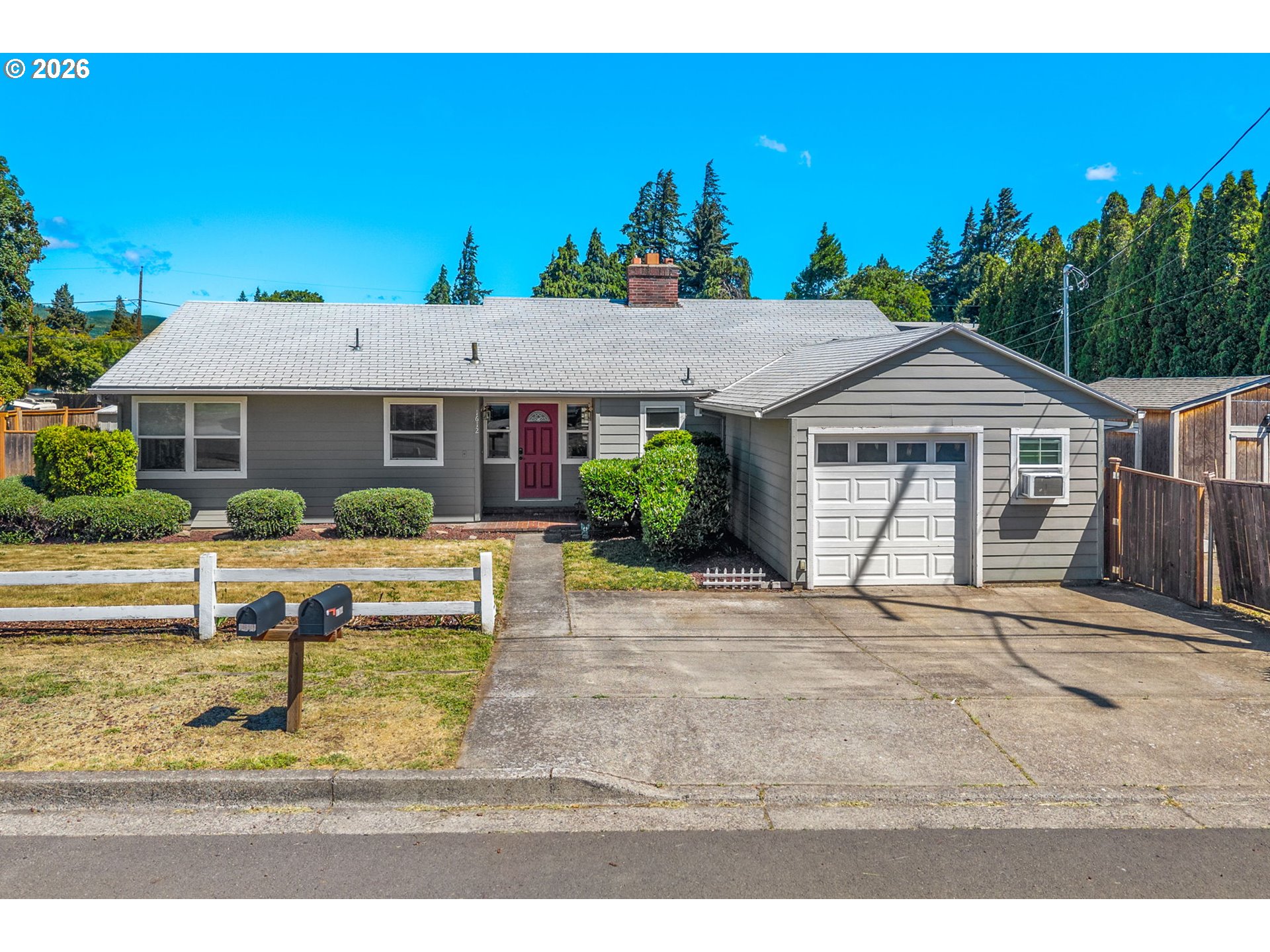 1612 Belmont Ave Property Photo 3