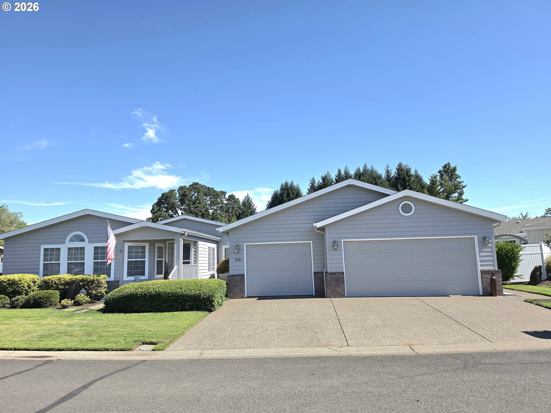 1041 Midland Bridge Property Photo 1