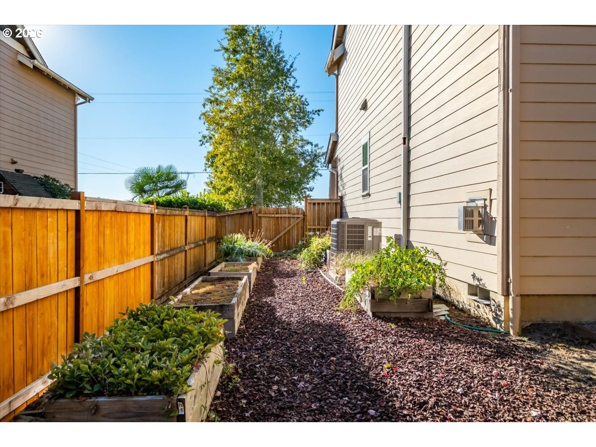 2389 Nw Scenic Dr Property Photo 40