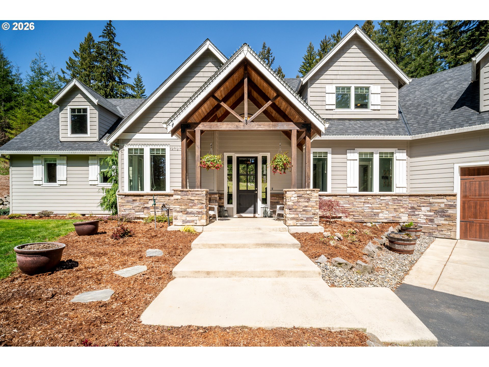 411 Five Peaks DR