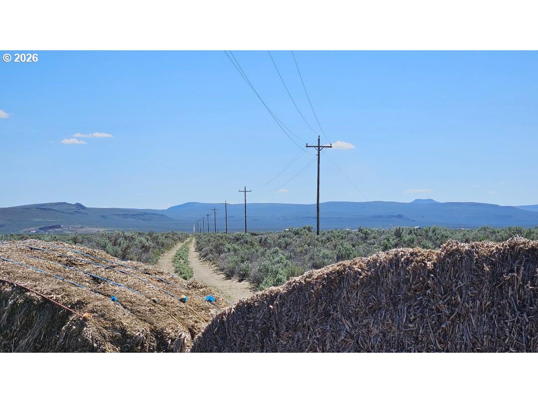 Off Christmas Valley Hwy 700-701 Property Photo 2