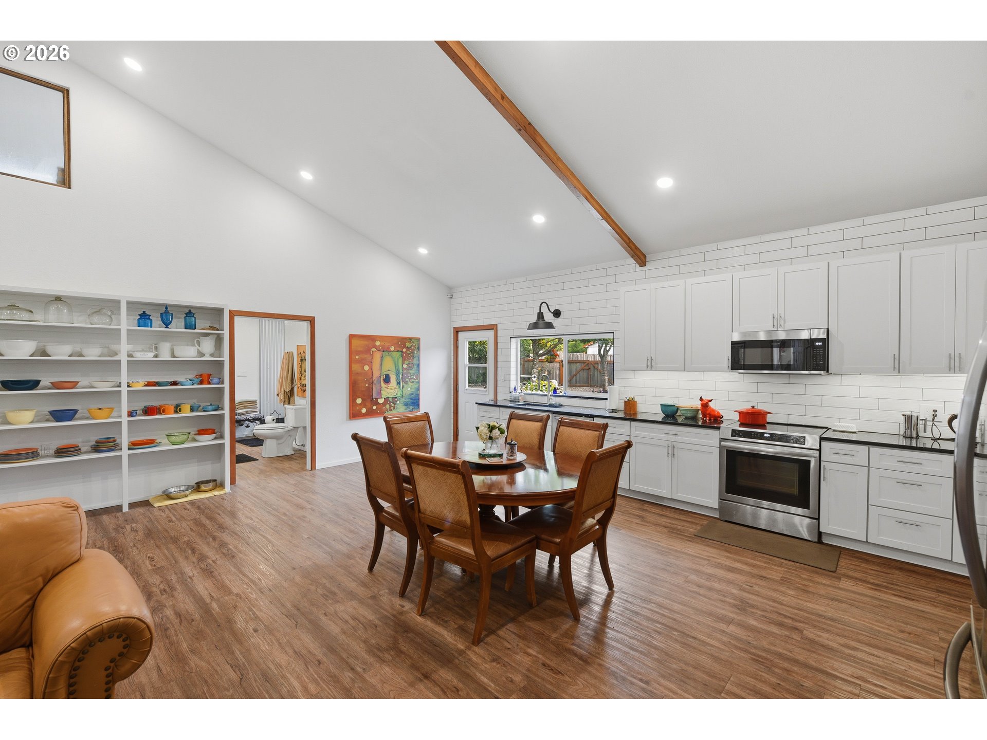 49045 Highway 101 Property Photo 11