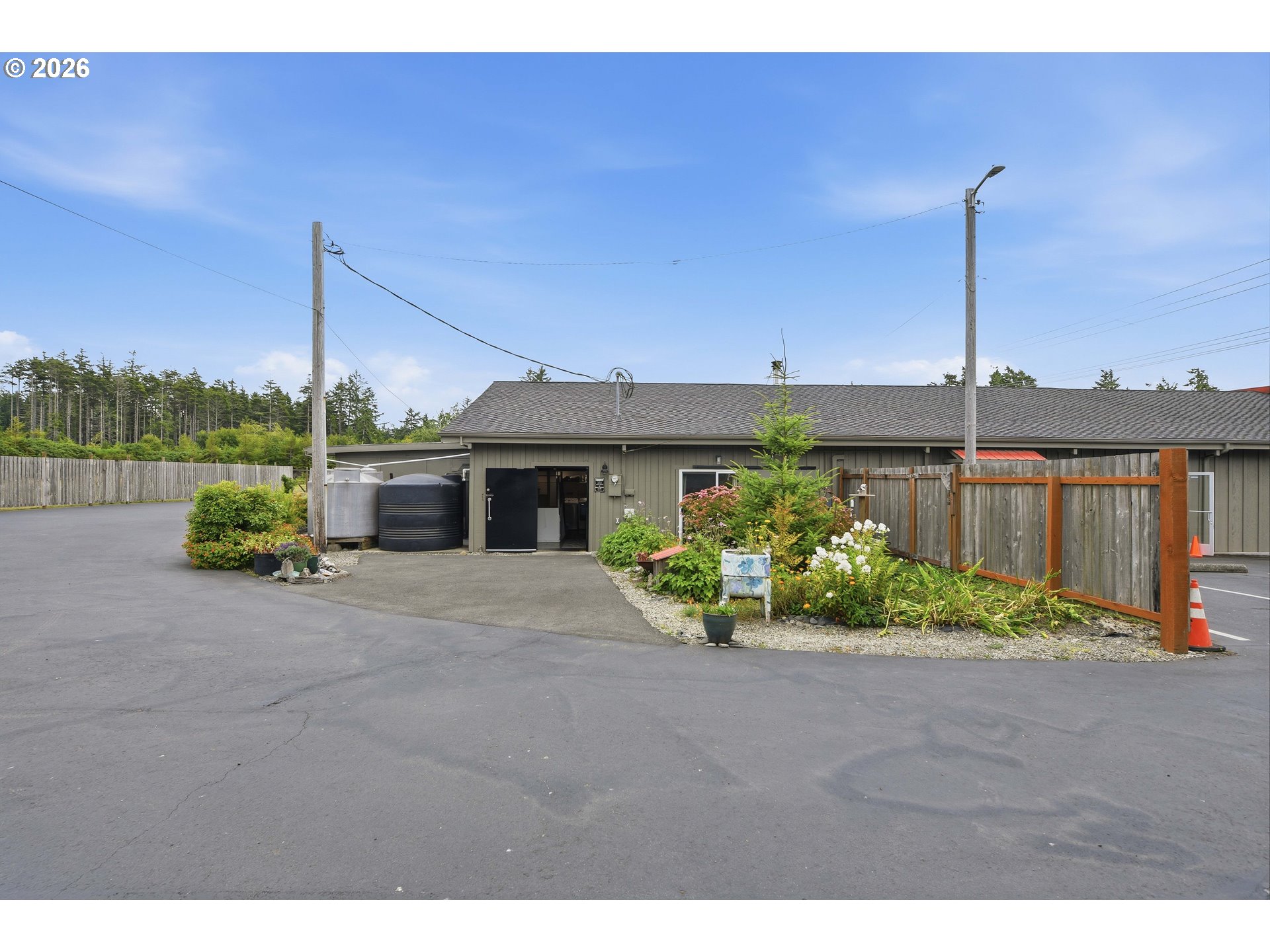 49045 Highway 101 Property Photo 28
