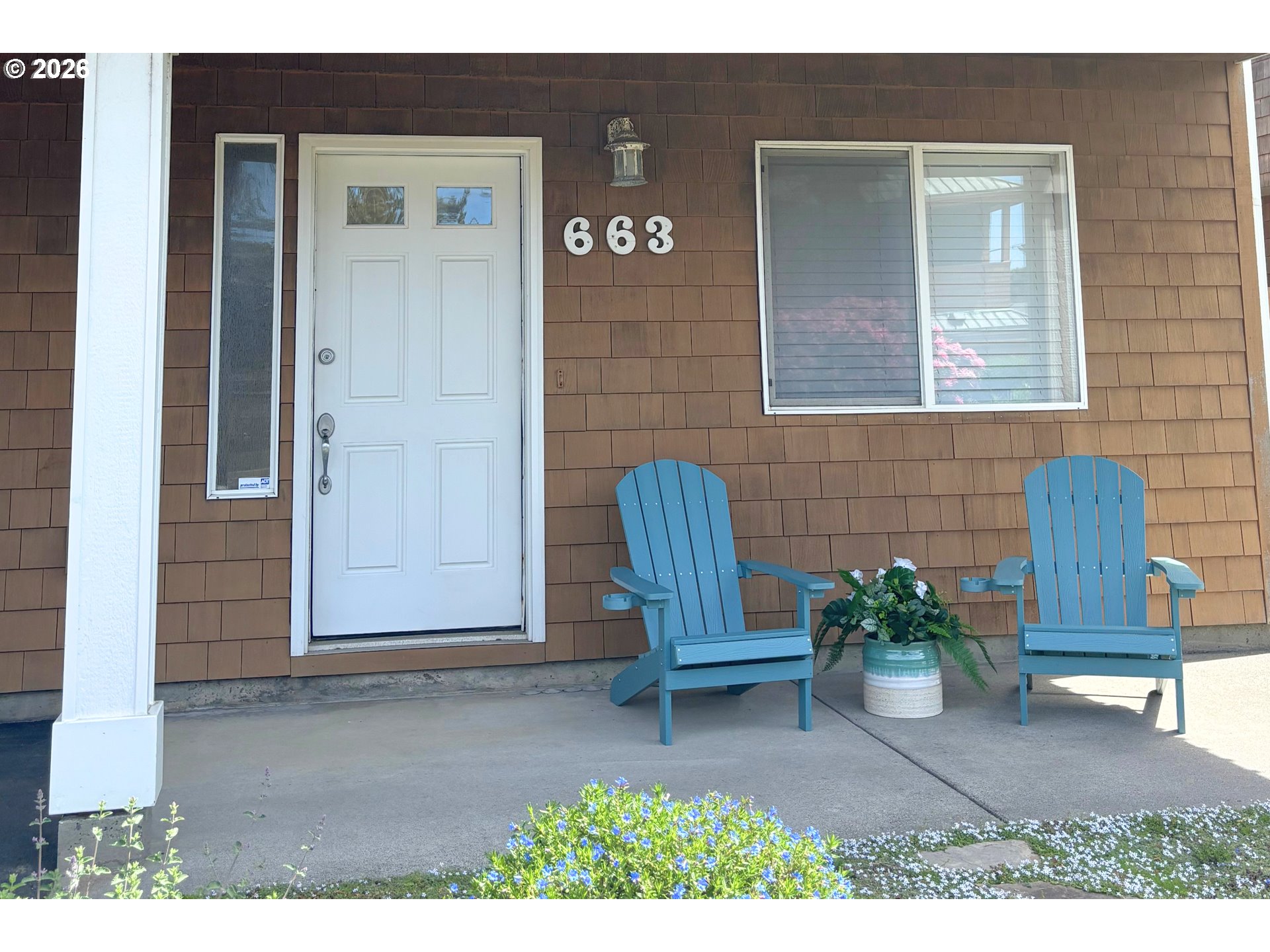 663 S Hemlock St Property Photo 6