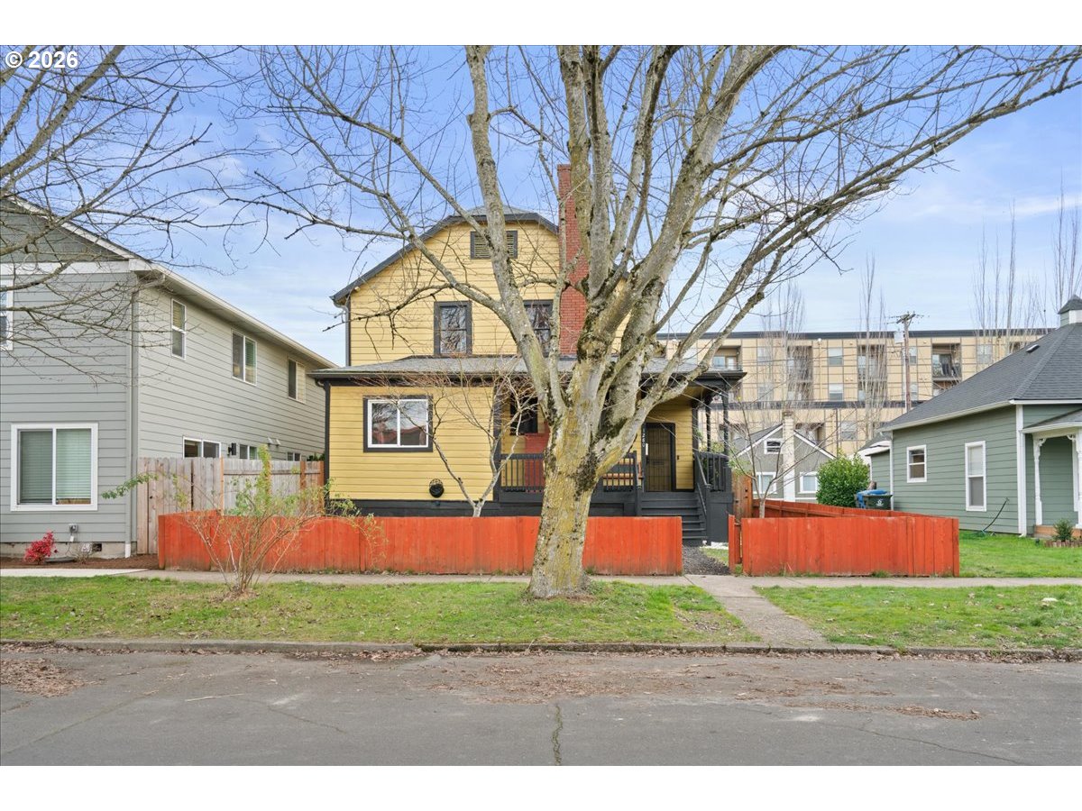 1280 4th St Property Photo 1