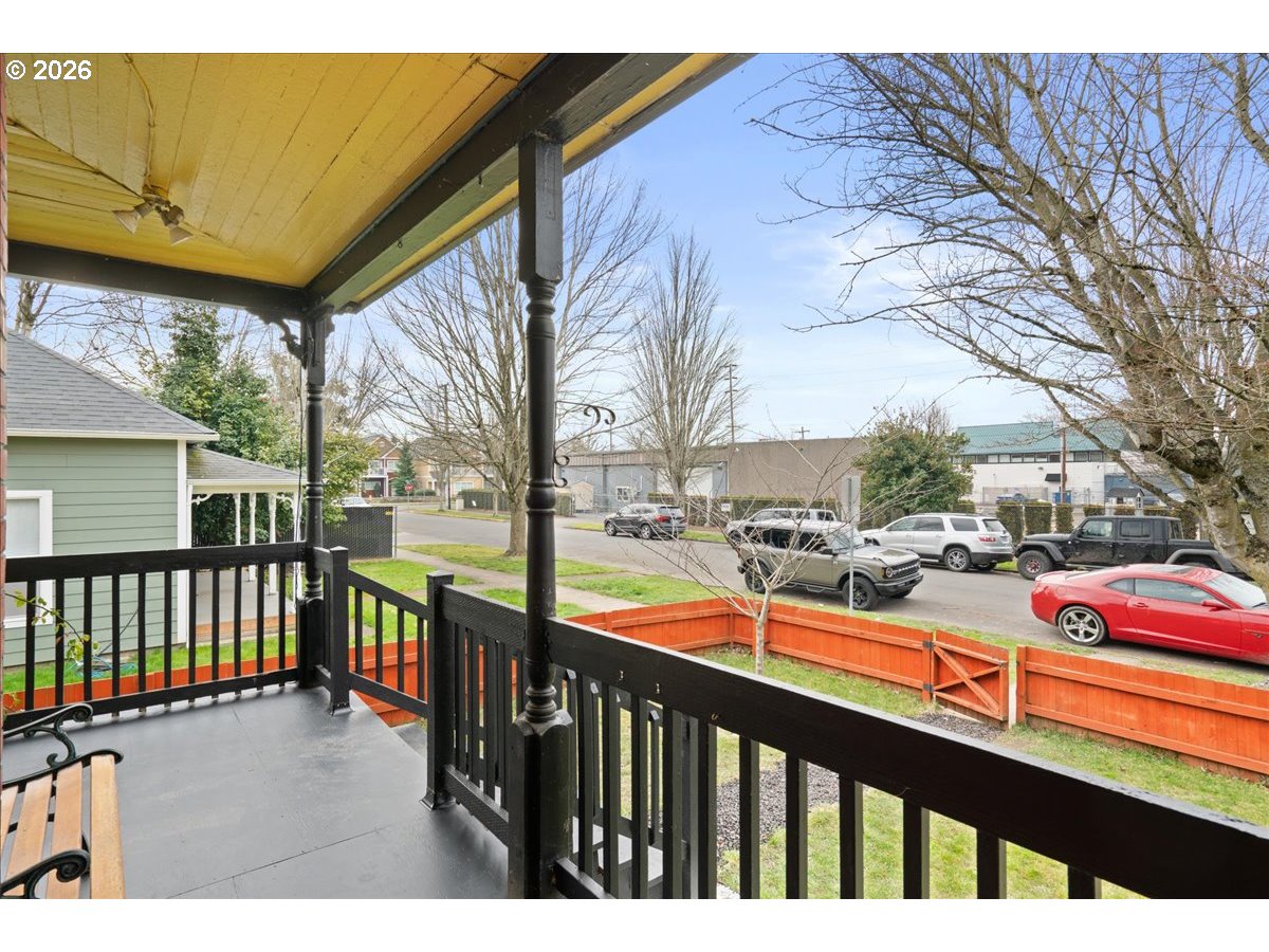 1280 4th St Property Photo 5