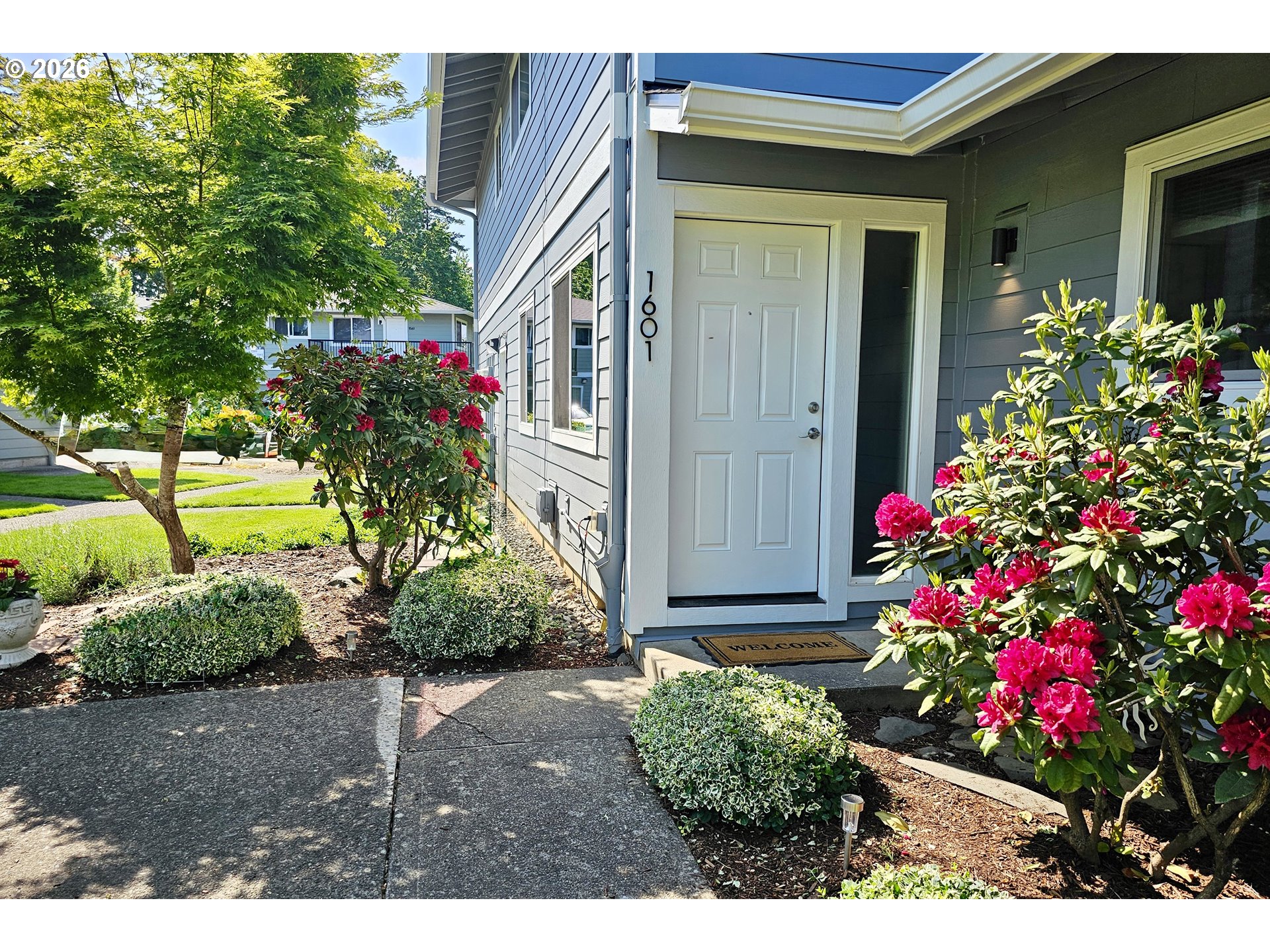 1601 Ne Hale Pl 2 Property Photo 2