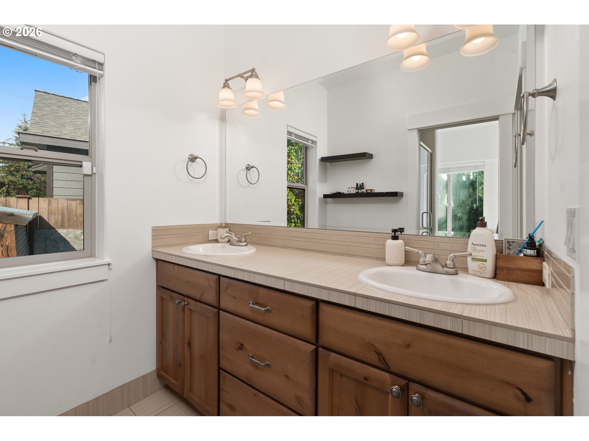 21302 Ne Brooklyn Ct Property Photo 10