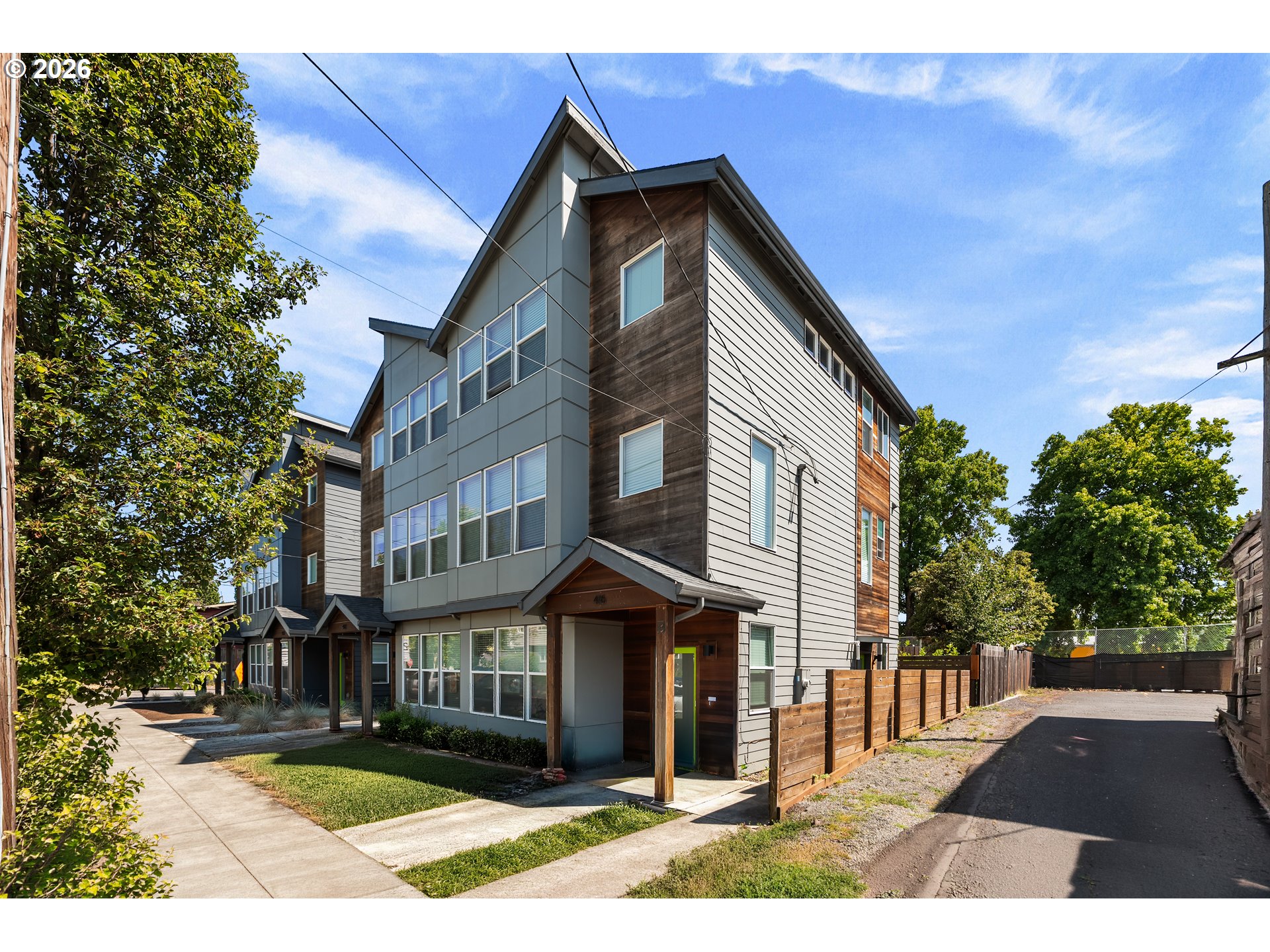 416 N ALBERTA ST Property Photo 1
