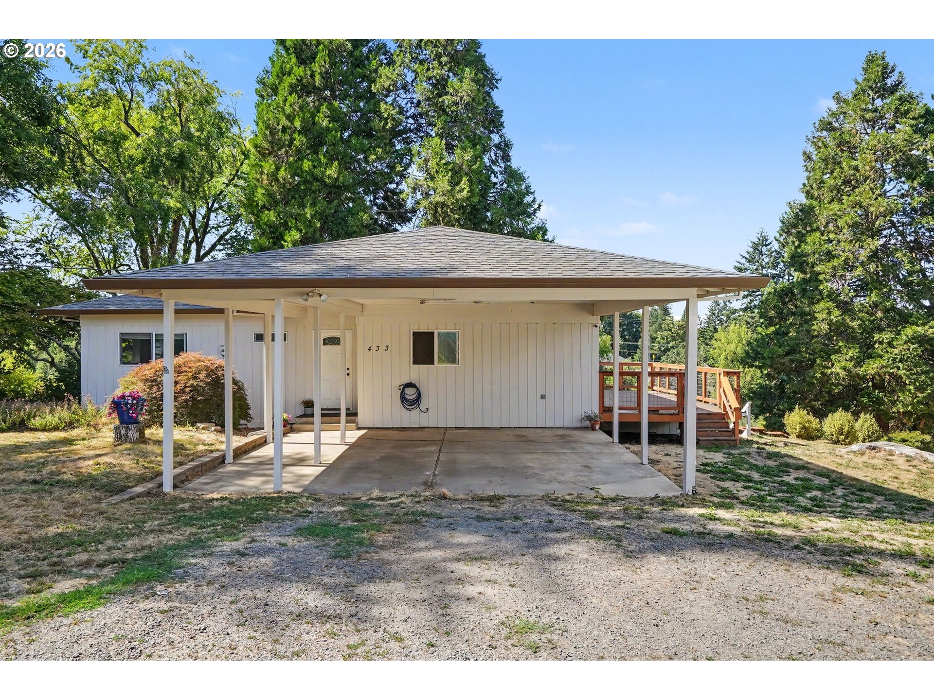 433 Ash St Property Photo 1