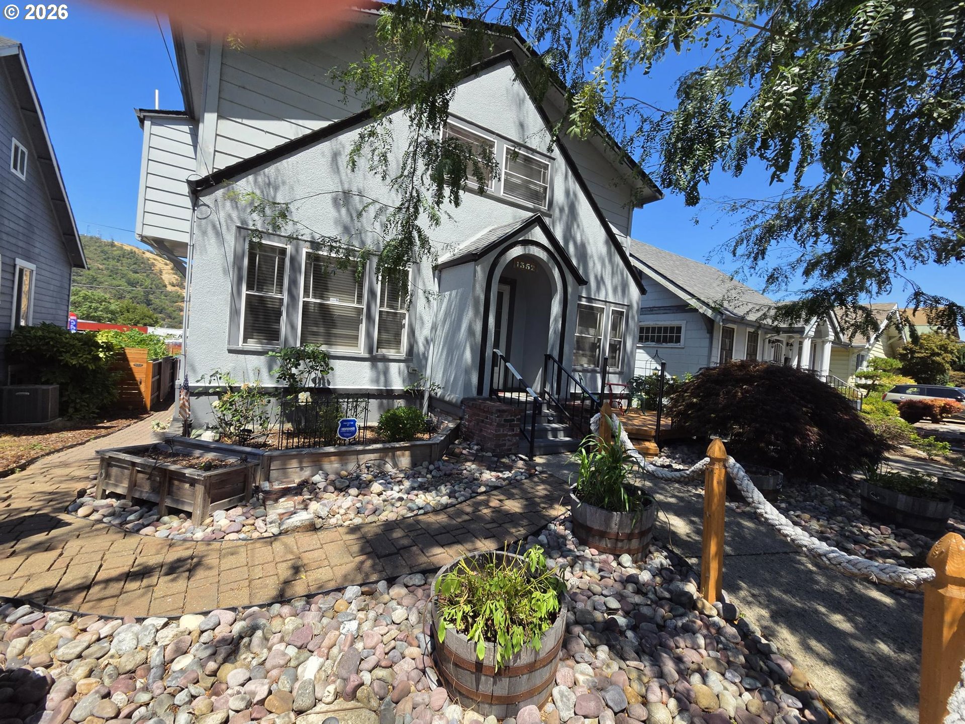 1352 Se Cobb St Property Photo 4