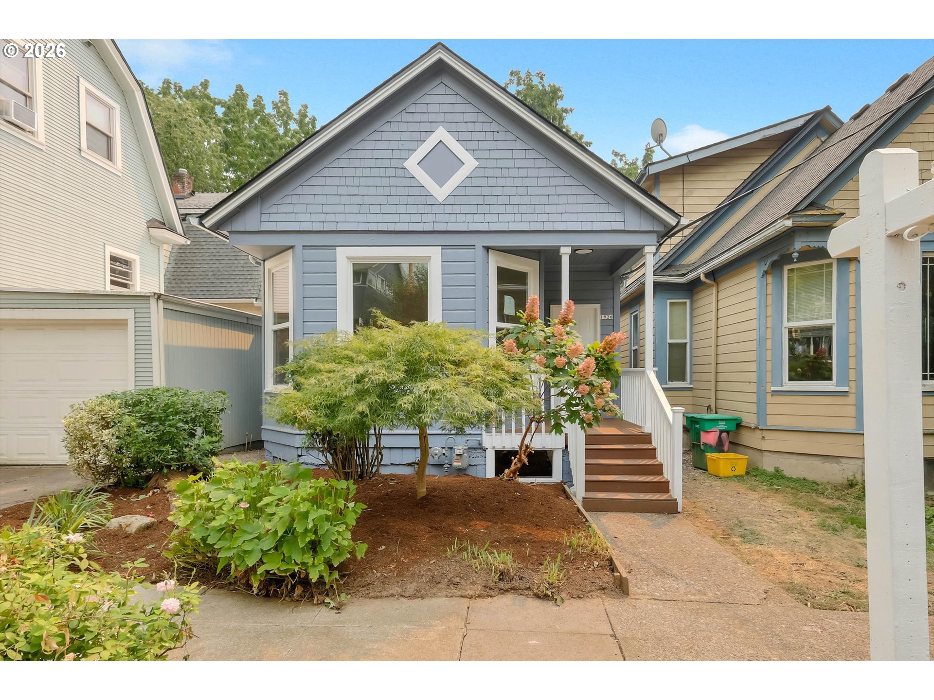 1926 Se Washington St Property Photo 1