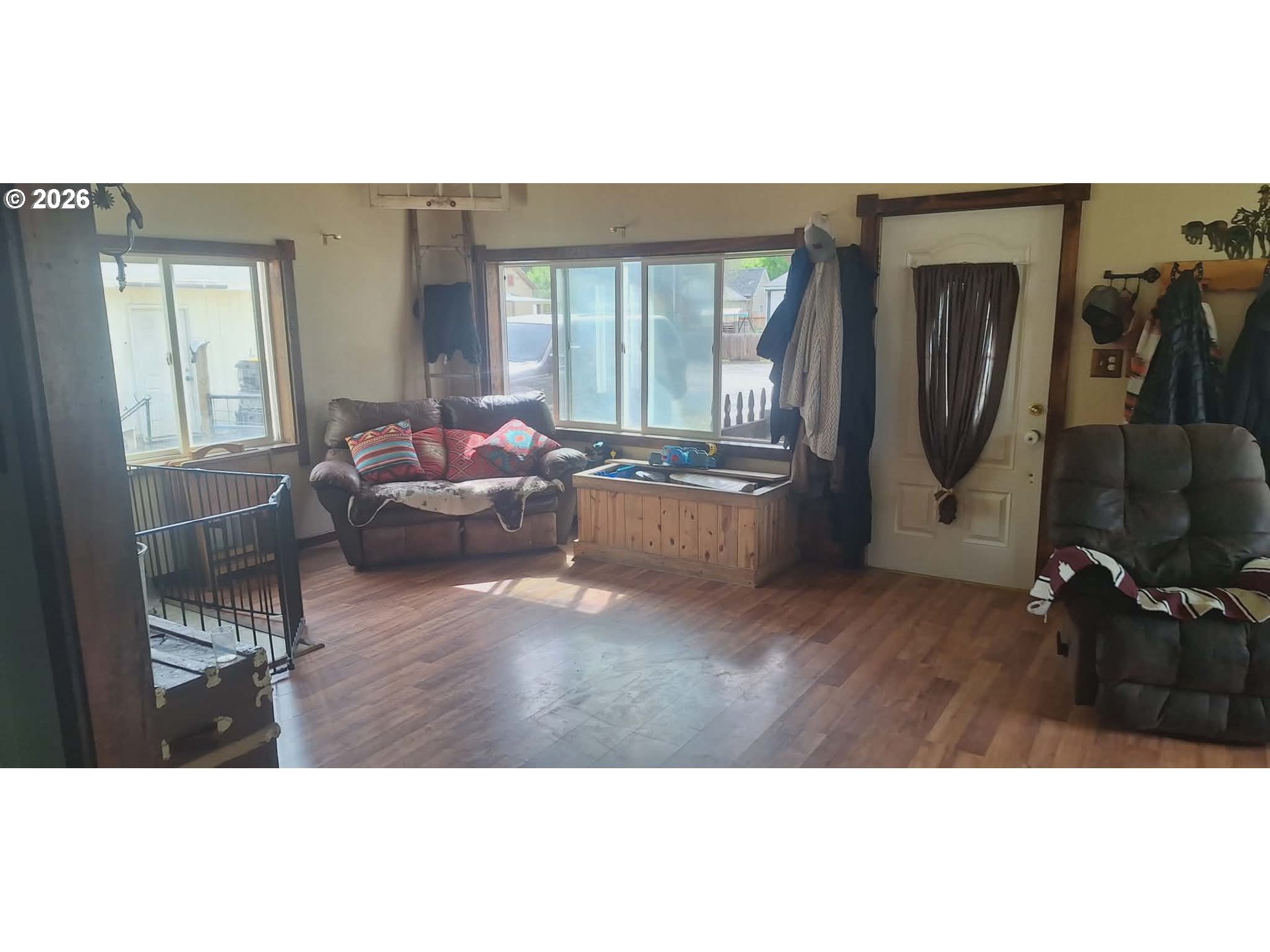 865 N Gale St Property Photo 10